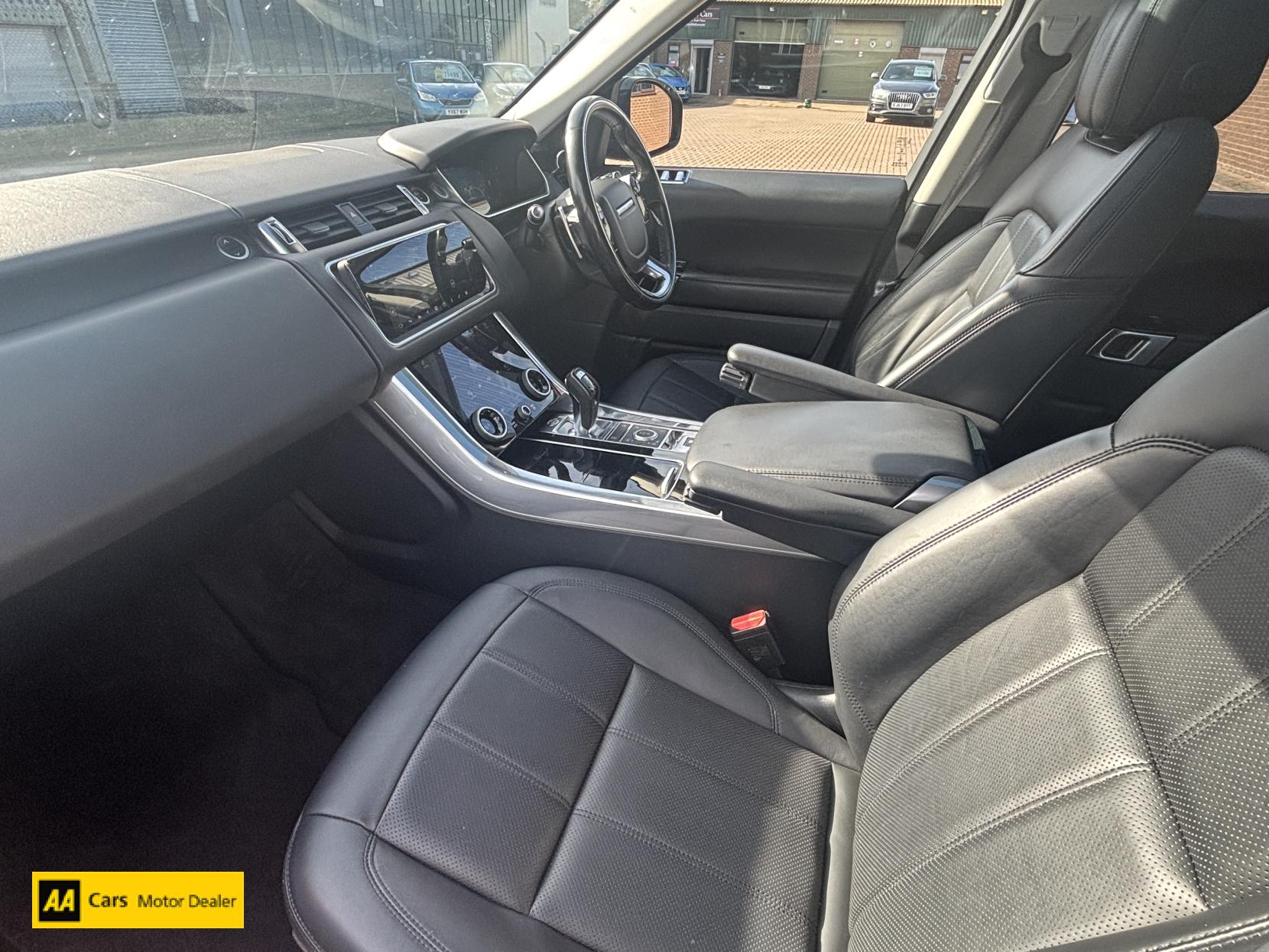 Land Rover Range Rover Sport 3.0 SD V6 HSE Dynamic SUV 5dr Diesel Auto 4WD Euro 6 (s/s) (306 ps)