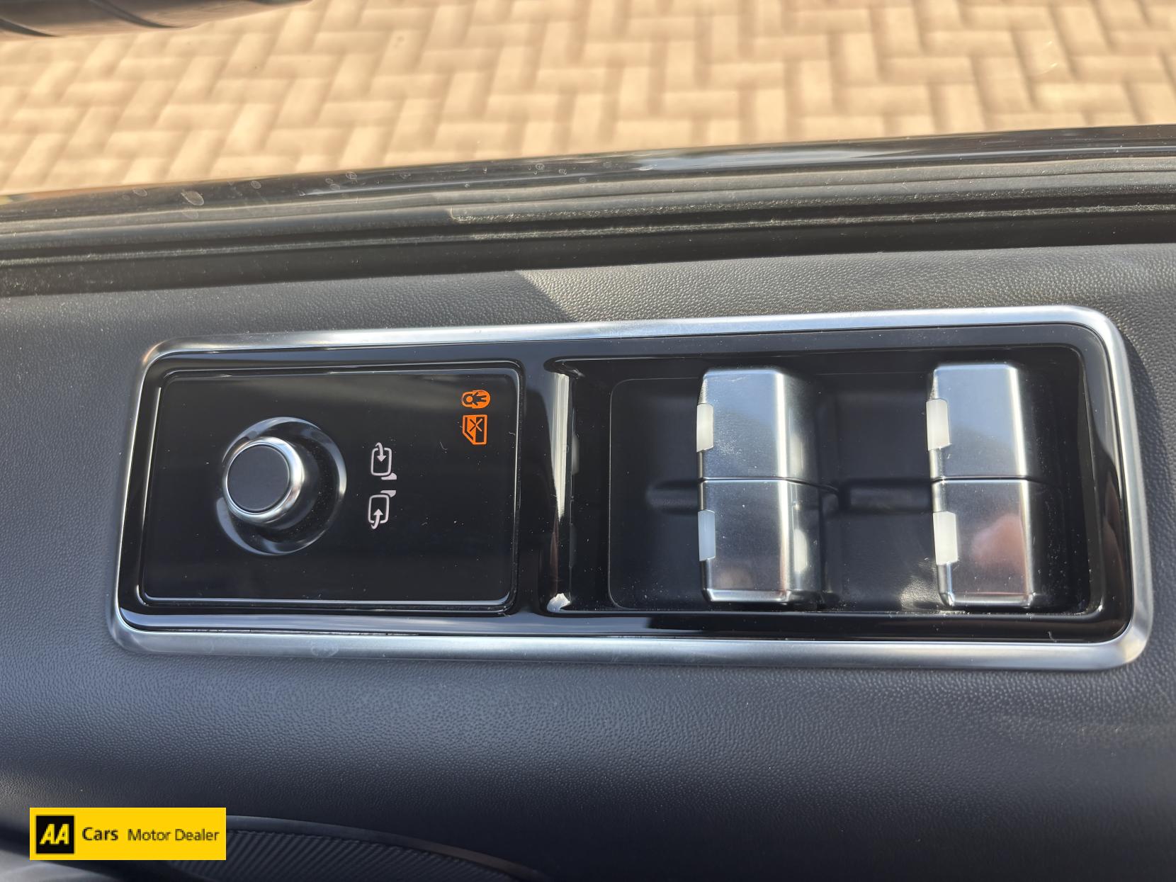 Land Rover Range Rover Sport 3.0 SD V6 HSE Dynamic SUV 5dr Diesel Auto 4WD Euro 6 (s/s) (306 ps)