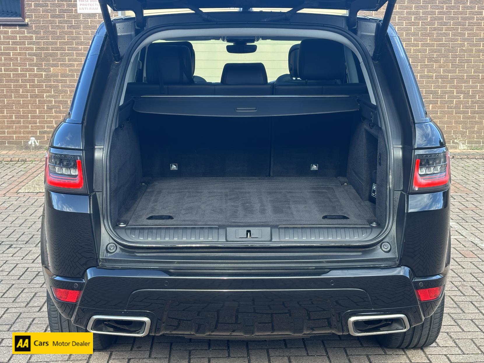 Land Rover Range Rover Sport 3.0 SD V6 HSE Dynamic SUV 5dr Diesel Auto 4WD Euro 6 (s/s) (306 ps)