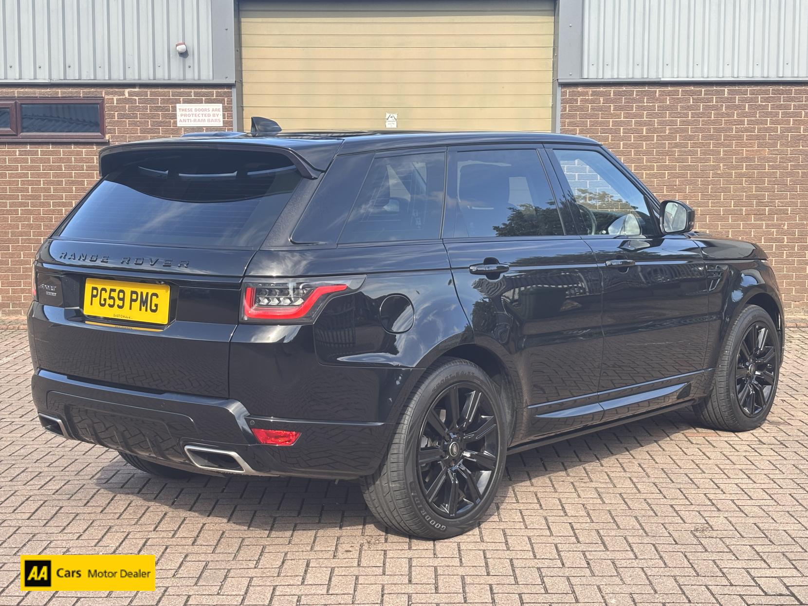Land Rover Range Rover Sport 3.0 SD V6 HSE Dynamic SUV 5dr Diesel Auto 4WD Euro 6 (s/s) (306 ps)
