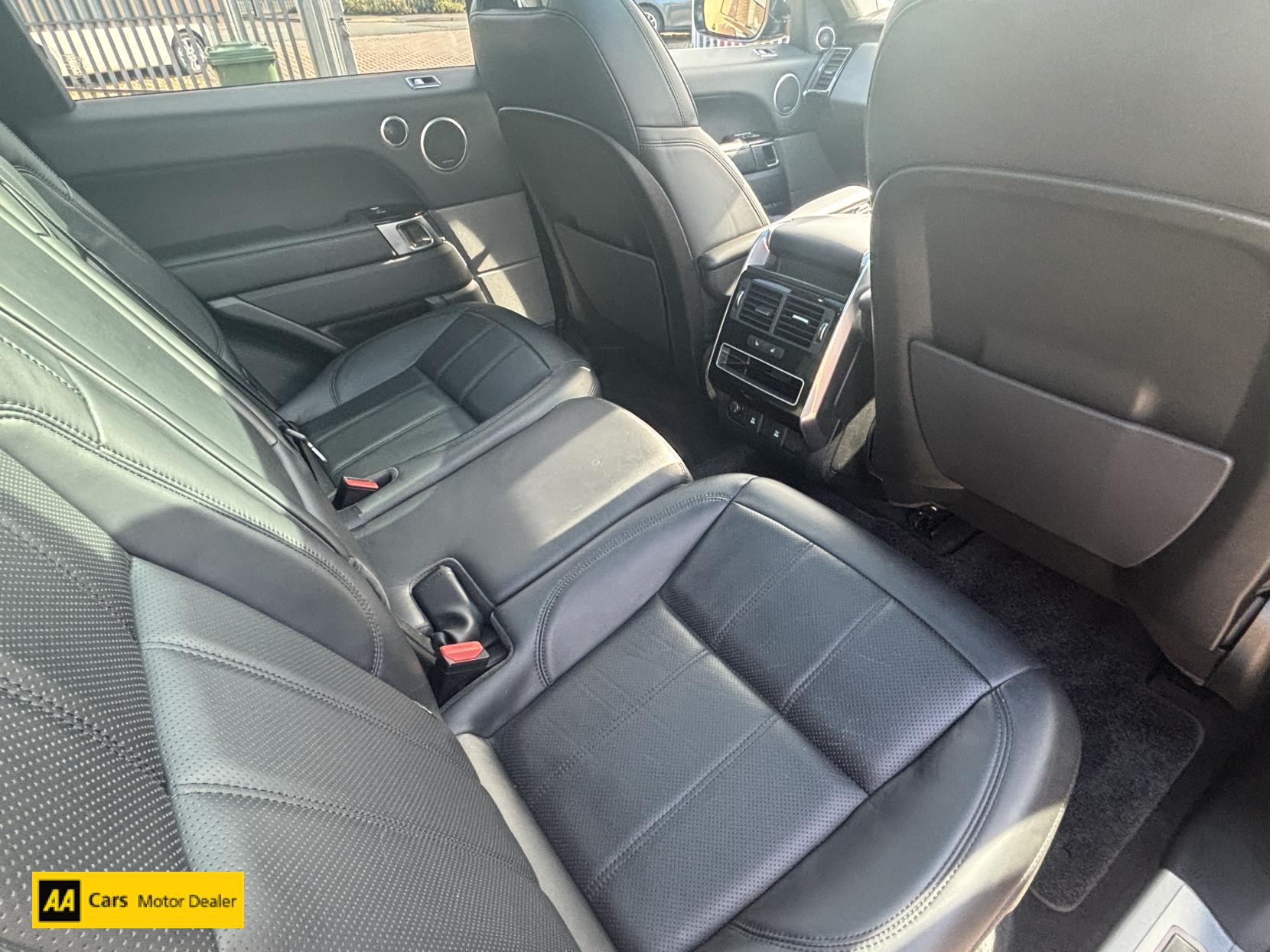 Land Rover Range Rover Sport 3.0 SD V6 HSE Dynamic SUV 5dr Diesel Auto 4WD Euro 6 (s/s) (306 ps)