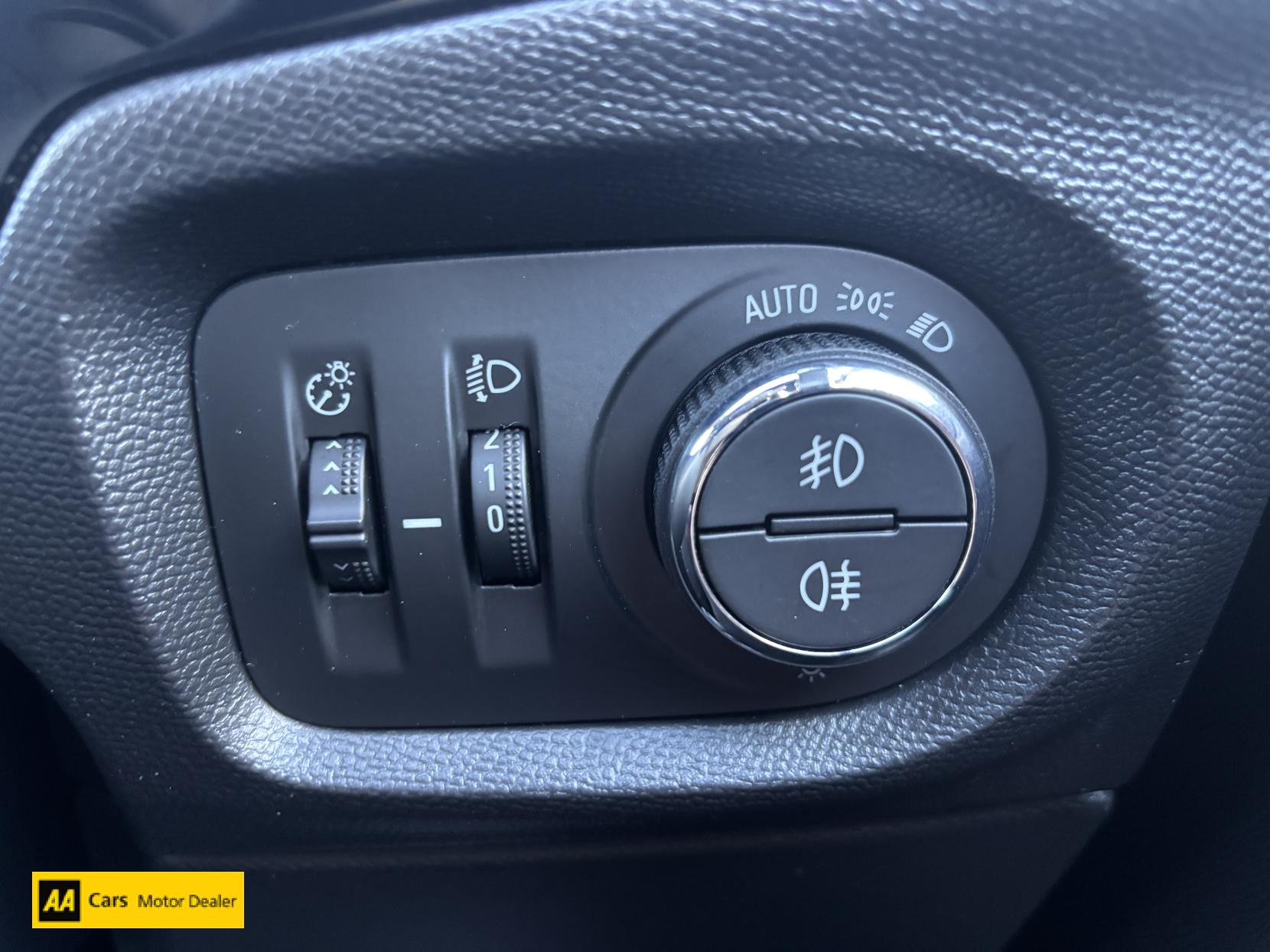 Vauxhall Corsa 1.2 Turbo SRi Nav Premium Hatchback 5dr Petrol Manual Euro 6 (s/s) (100 ps)