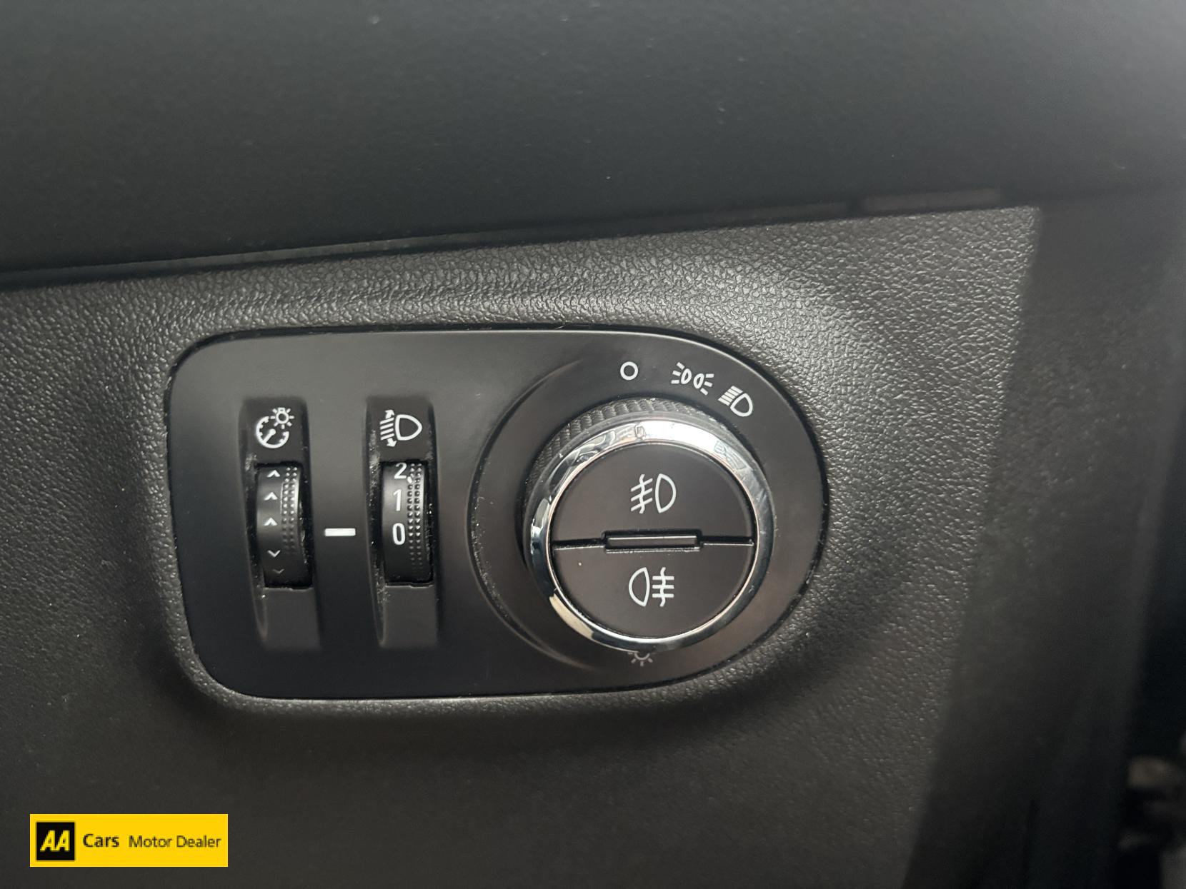 Vauxhall Corsa 1.2i Limited Edition Hatchback 3dr Petrol Manual Euro 6 (70 ps)