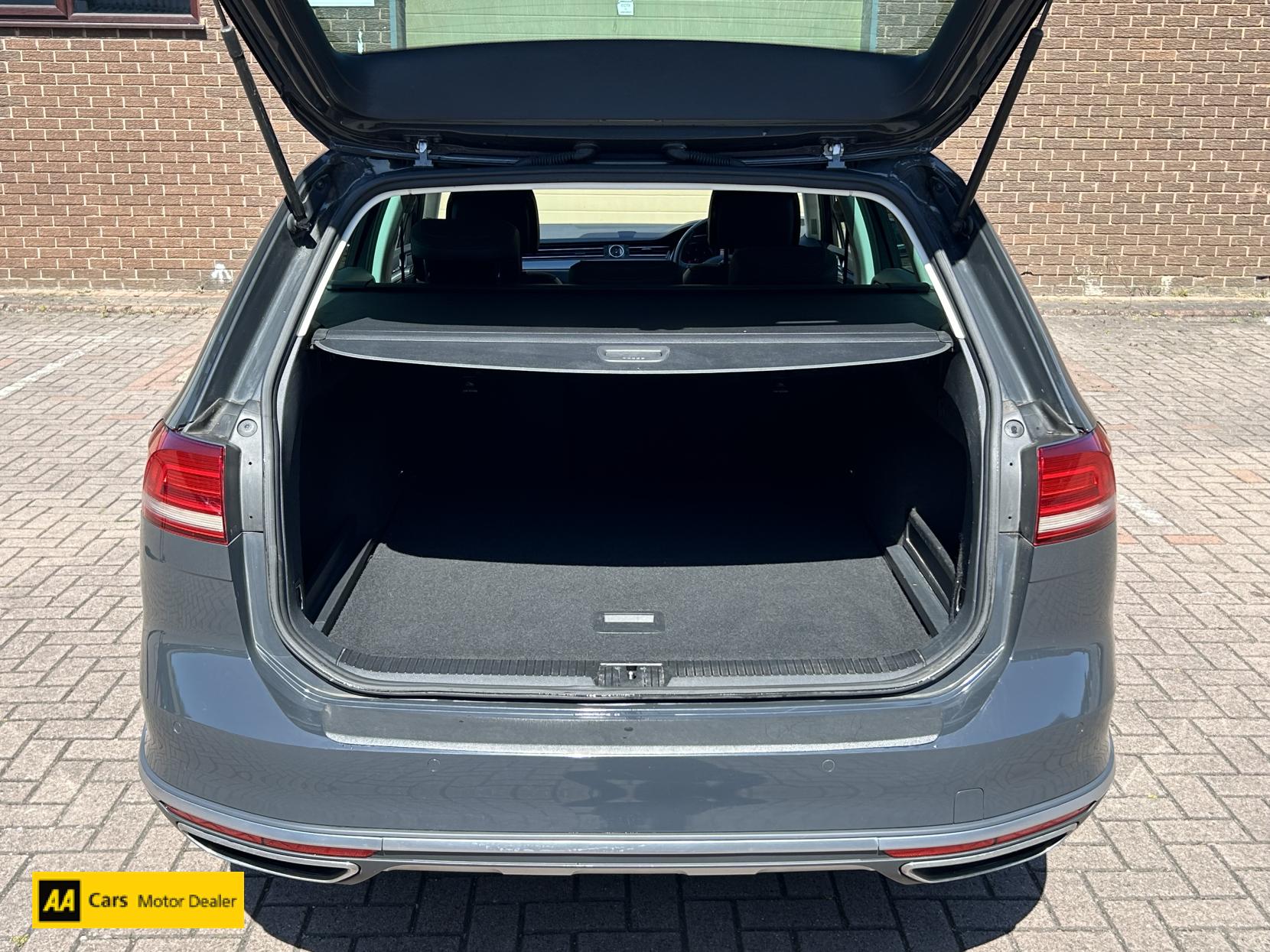 Volkswagen Passat 2.0 TDI BlueMotion Tech Alltrack Estate 5dr Diesel DSG 4Motion Euro 6 (s/s) (190 ps)