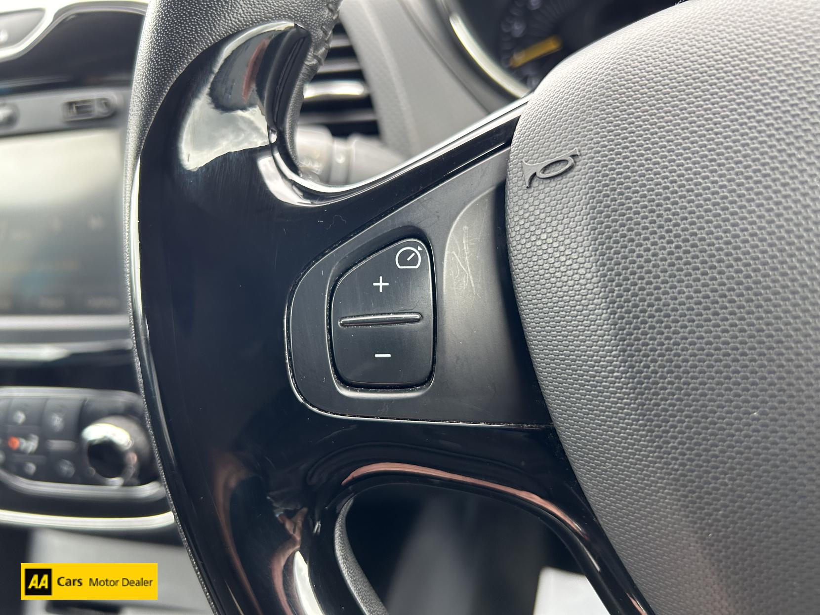 Renault Captur 1.5 dCi ENERGY Dynamique MediaNav SUV 5dr Diesel Manual Euro 5 (s/s) (90 ps)