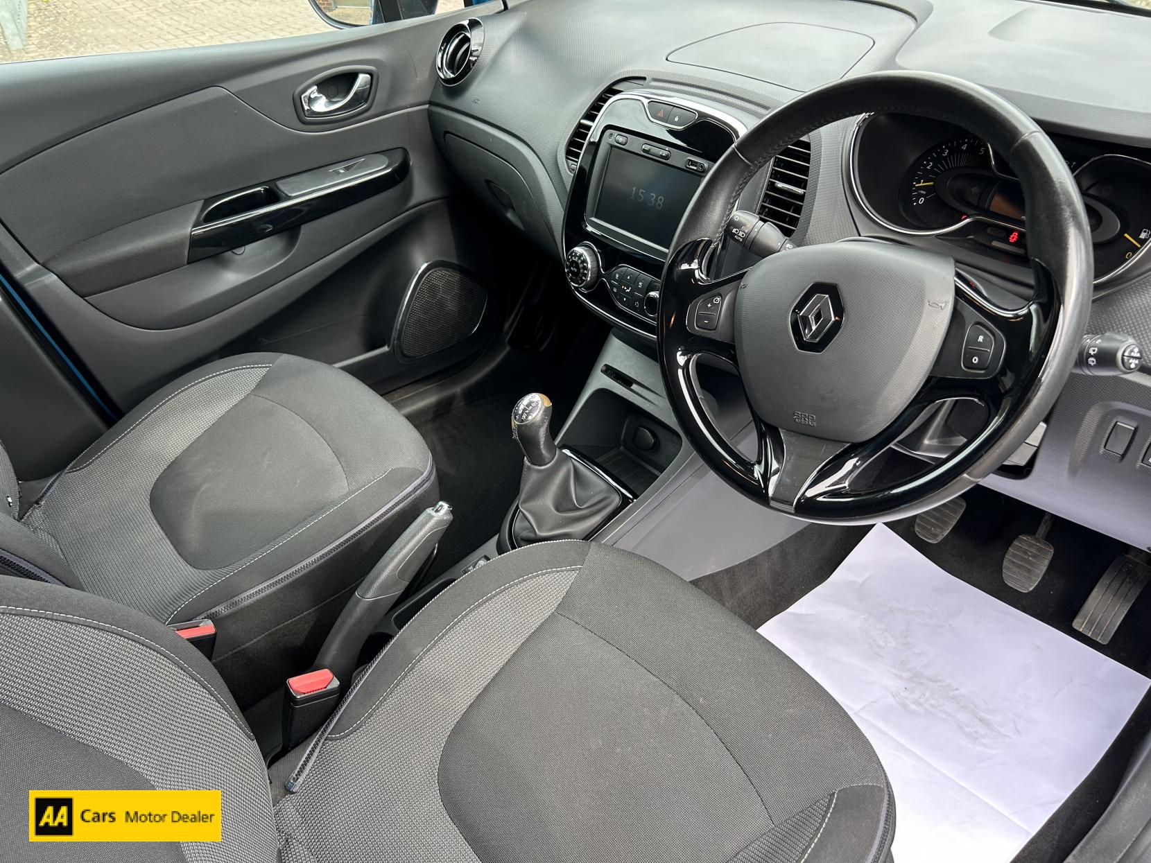 Renault Captur 1.5 dCi ENERGY Dynamique MediaNav SUV 5dr Diesel Manual Euro 5 (s/s) (90 ps)