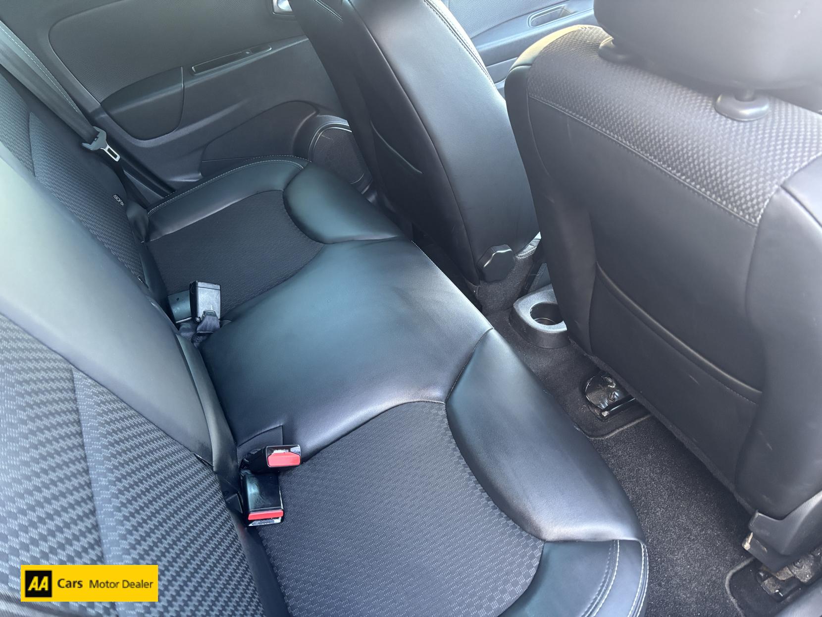 Renault Clio 0.9 TCe GT Line Hatchback 5dr Petrol Manual Euro 6 (s/s) (90 ps)