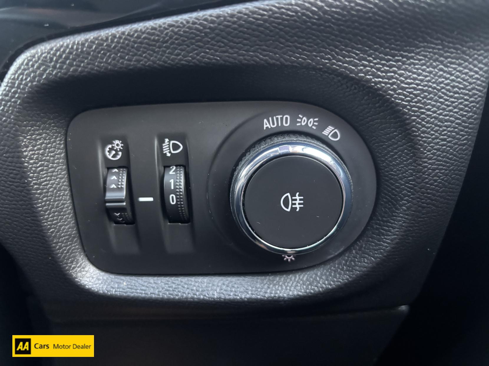 Vauxhall Corsa 1.2 SE Hatchback 5dr Petrol Manual Euro 6 (75 ps)