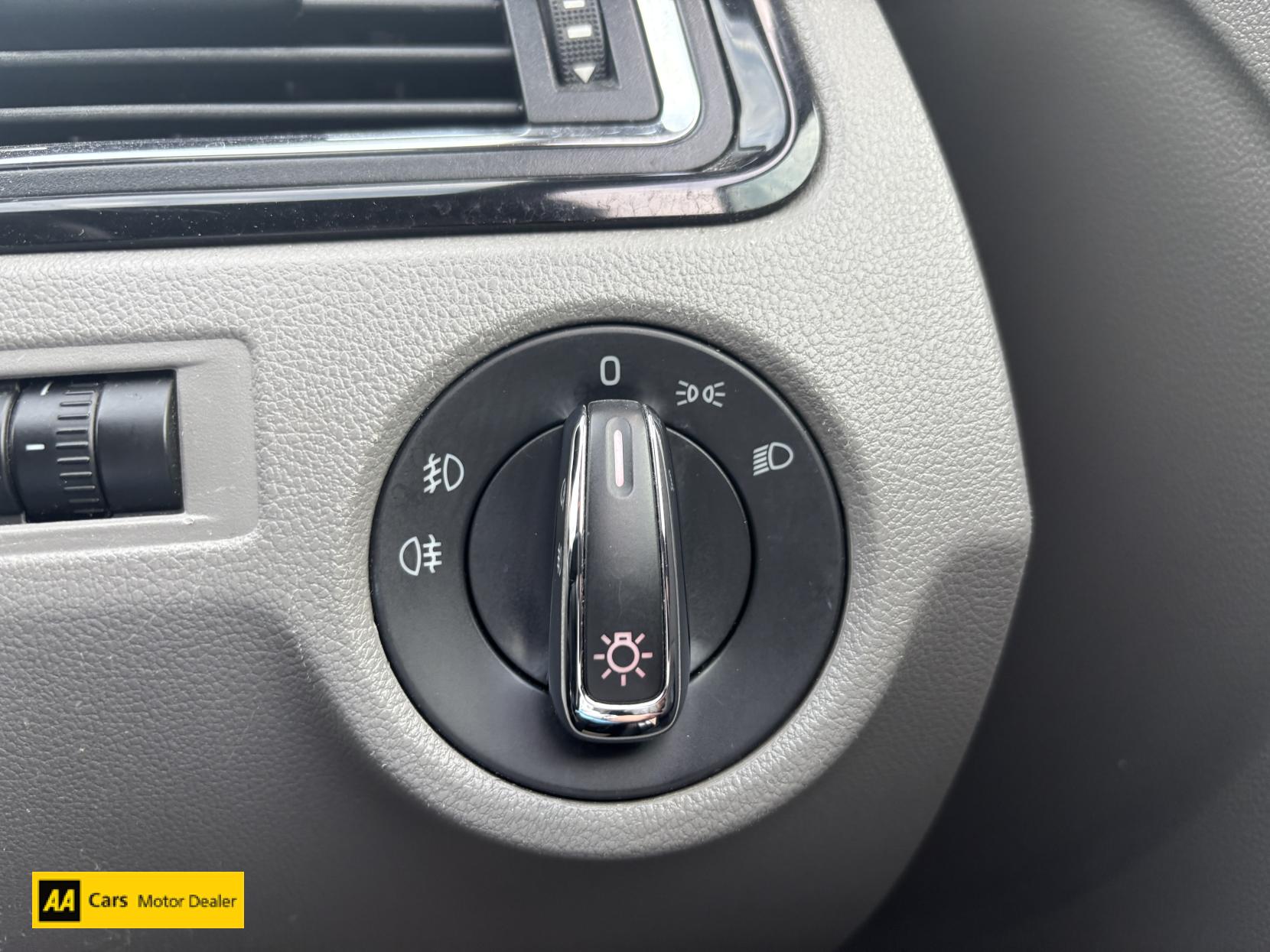 SEAT Toledo 1.2 TSI SE Hatchback 5dr Petrol Manual Euro 5 (s/s) (Nav) (105 ps)