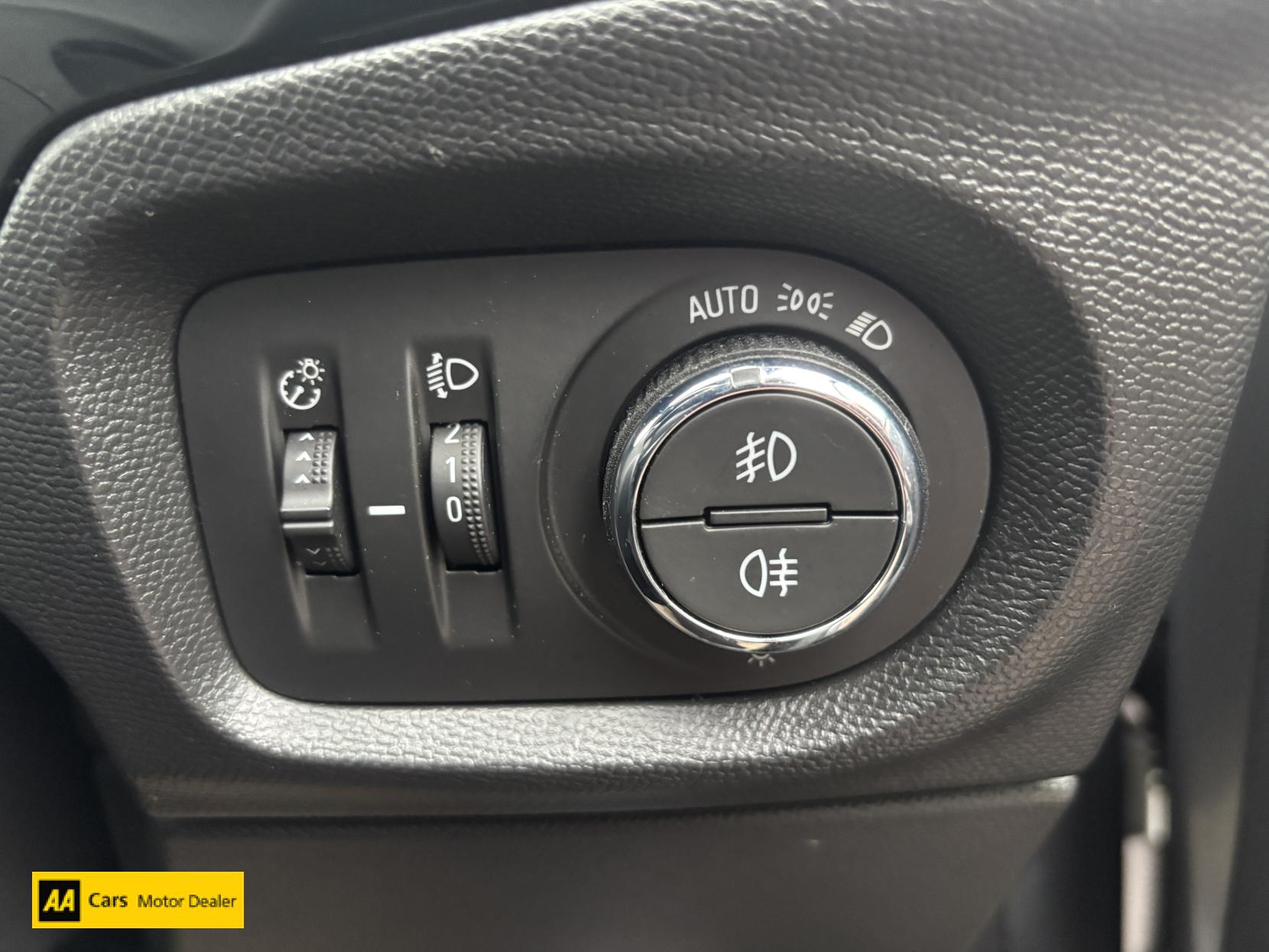 Vauxhall Corsa 1.2 Turbo SRi Nav Hatchback 5dr Petrol Manual Euro 6 (s/s) (100 ps)