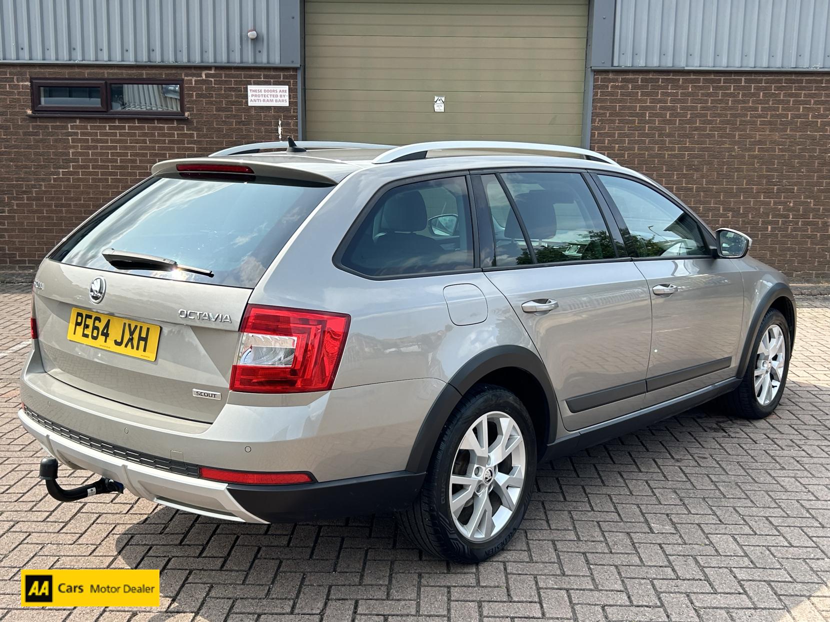 Skoda Octavia 2.0 TDI Scout Estate 5dr Diesel Manual 4WD Euro 6 (s/s) (150 ps)