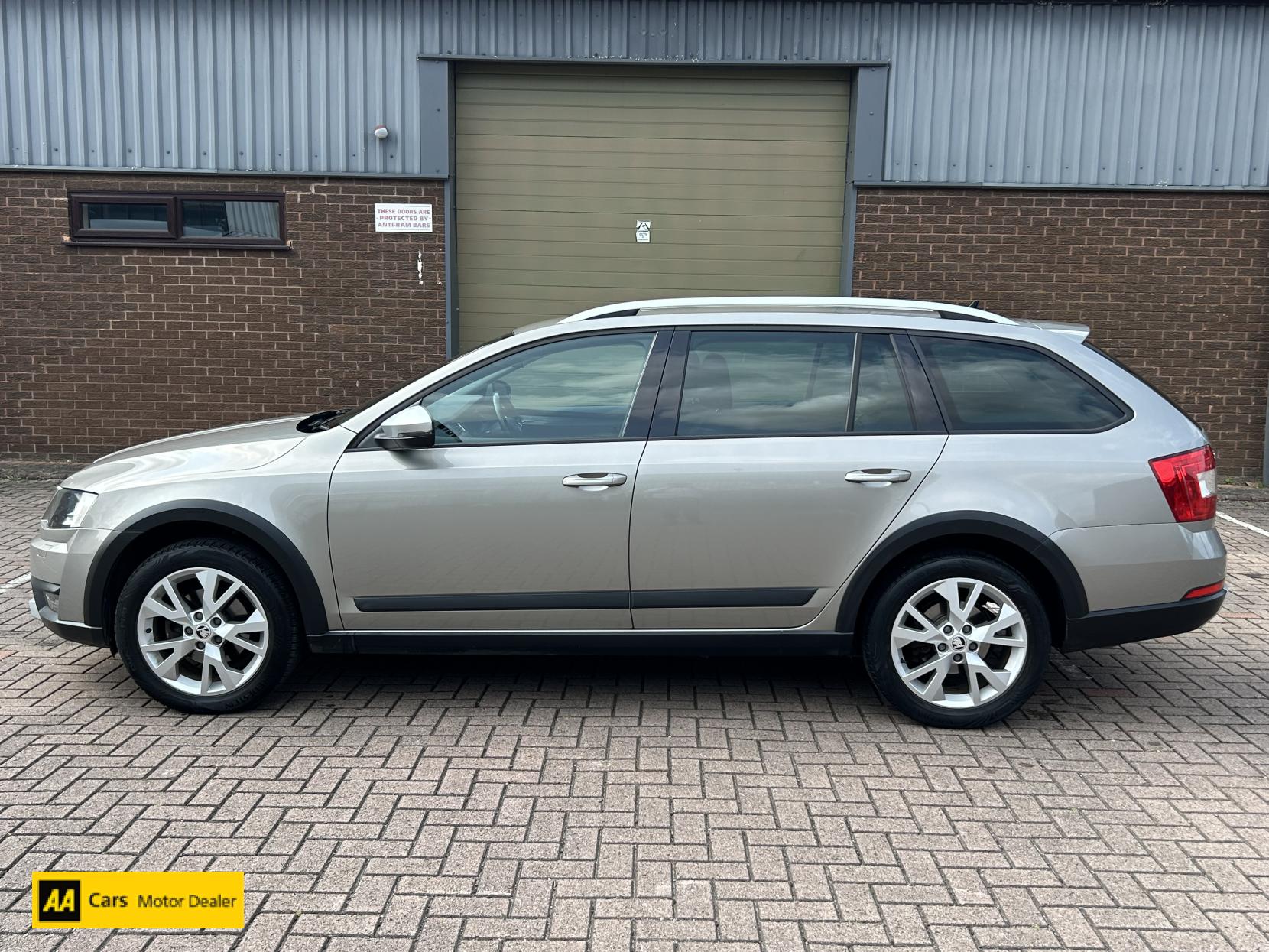 Skoda Octavia 2.0 TDI Scout Estate 5dr Diesel Manual 4WD Euro 6 (s/s) (150 ps)