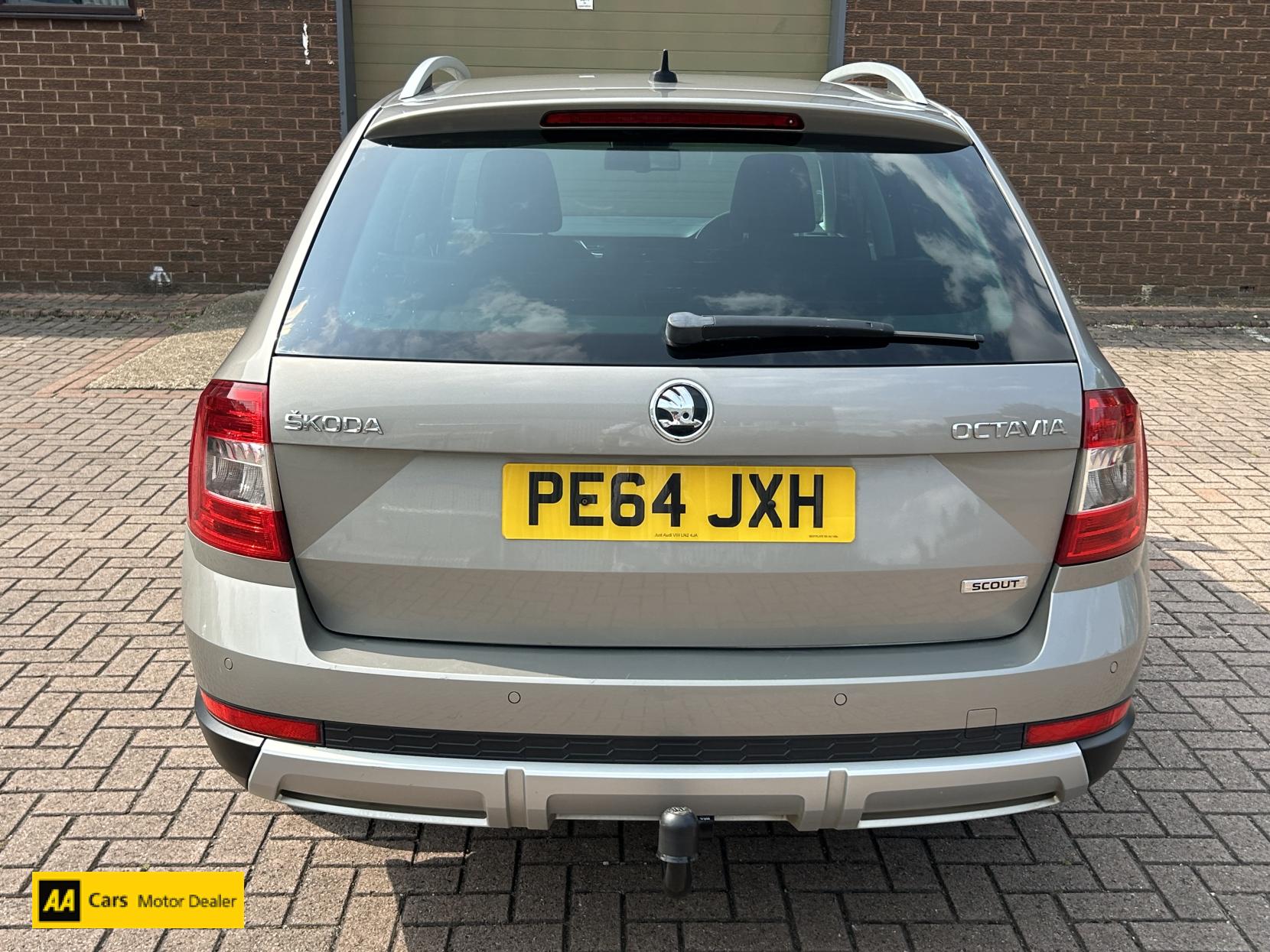 Skoda Octavia 2.0 TDI Scout Estate 5dr Diesel Manual 4WD Euro 6 (s/s) (150 ps)