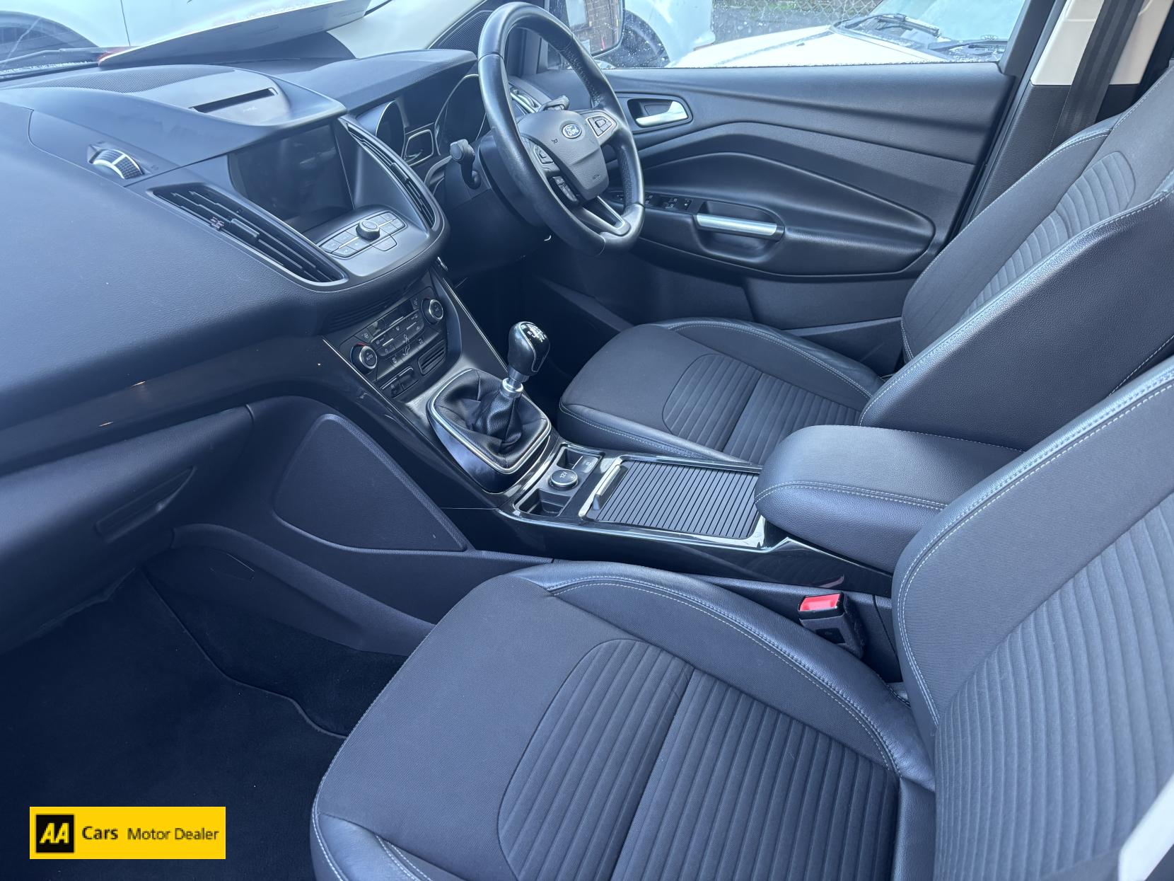 Ford Kuga 1.5 TDCi Titanium SUV 5dr Diesel Manual Euro 6 (s/s) (120 ps)