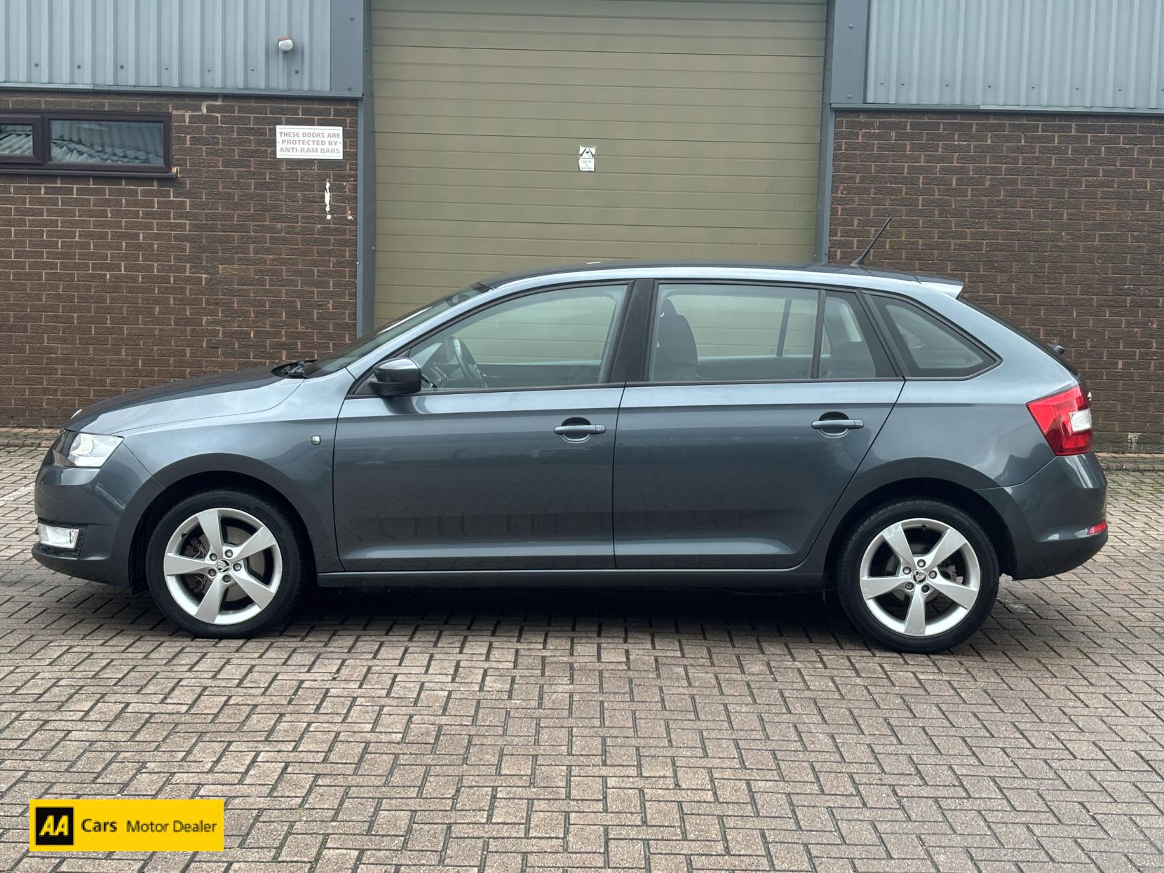 Skoda Rapid Spaceback 1.6 TDI SE Tech Hatchback 5dr Diesel Manual Euro 5 (105 ps)