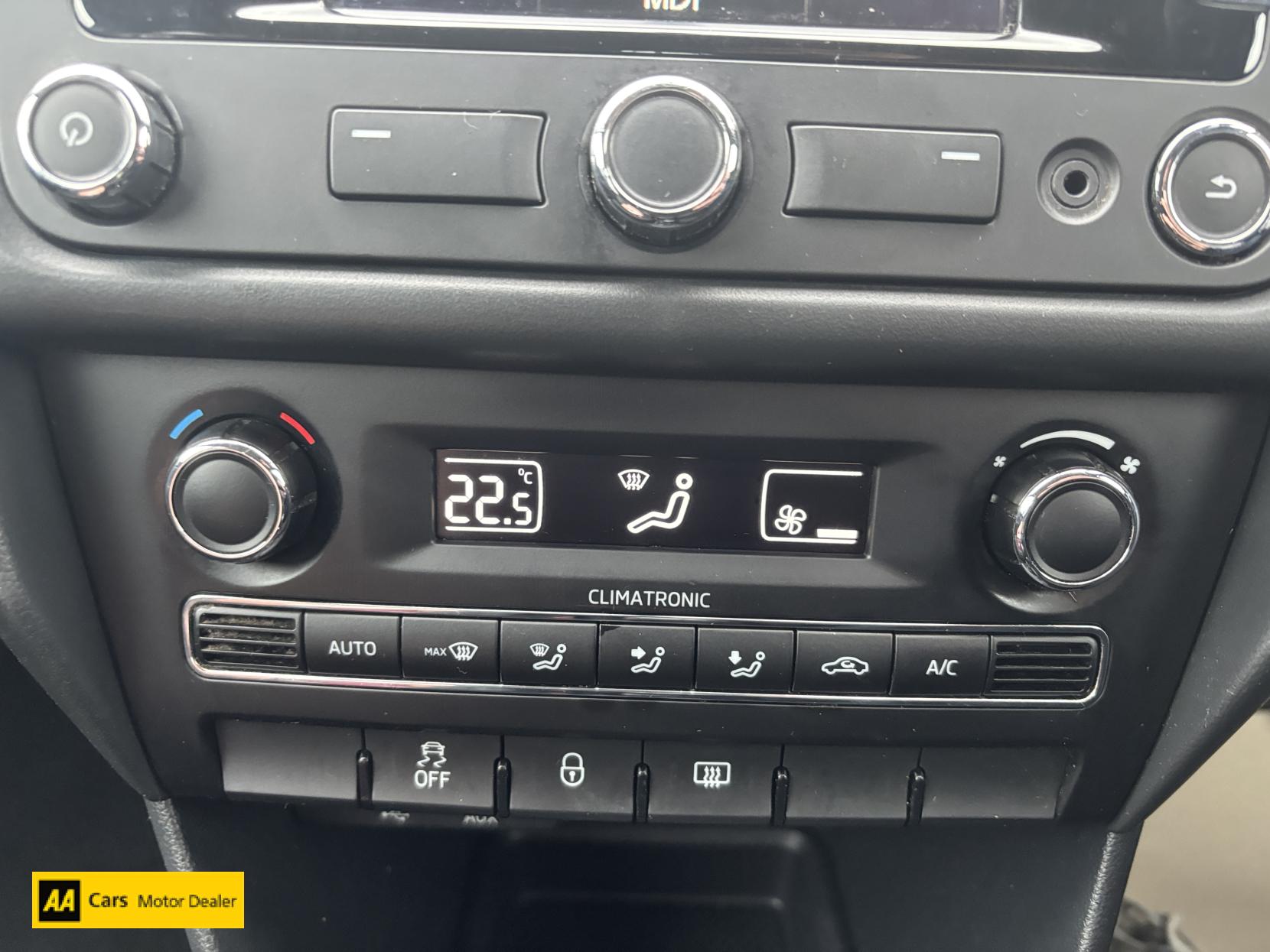 Skoda Rapid Spaceback 1.6 TDI SE Tech Hatchback 5dr Diesel Manual Euro 5 (105 ps)