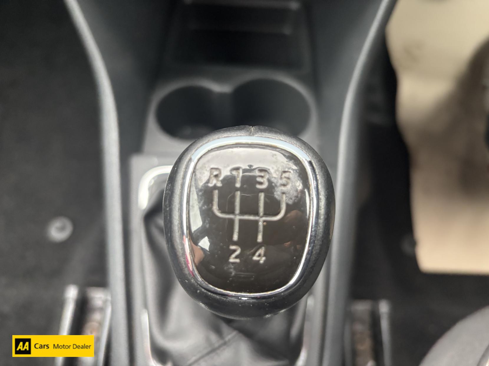 Skoda Rapid Spaceback 1.6 TDI SE Tech Hatchback 5dr Diesel Manual Euro 5 (105 ps)