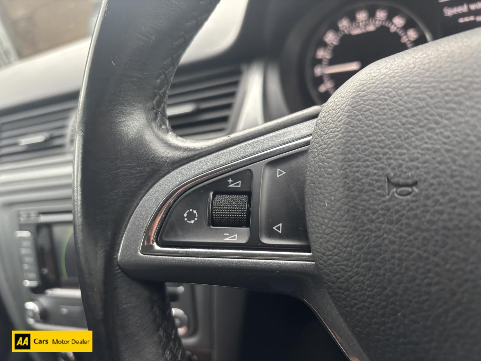 Skoda Rapid Spaceback 1.6 TDI SE Tech Hatchback 5dr Diesel Manual Euro 5 (105 ps)