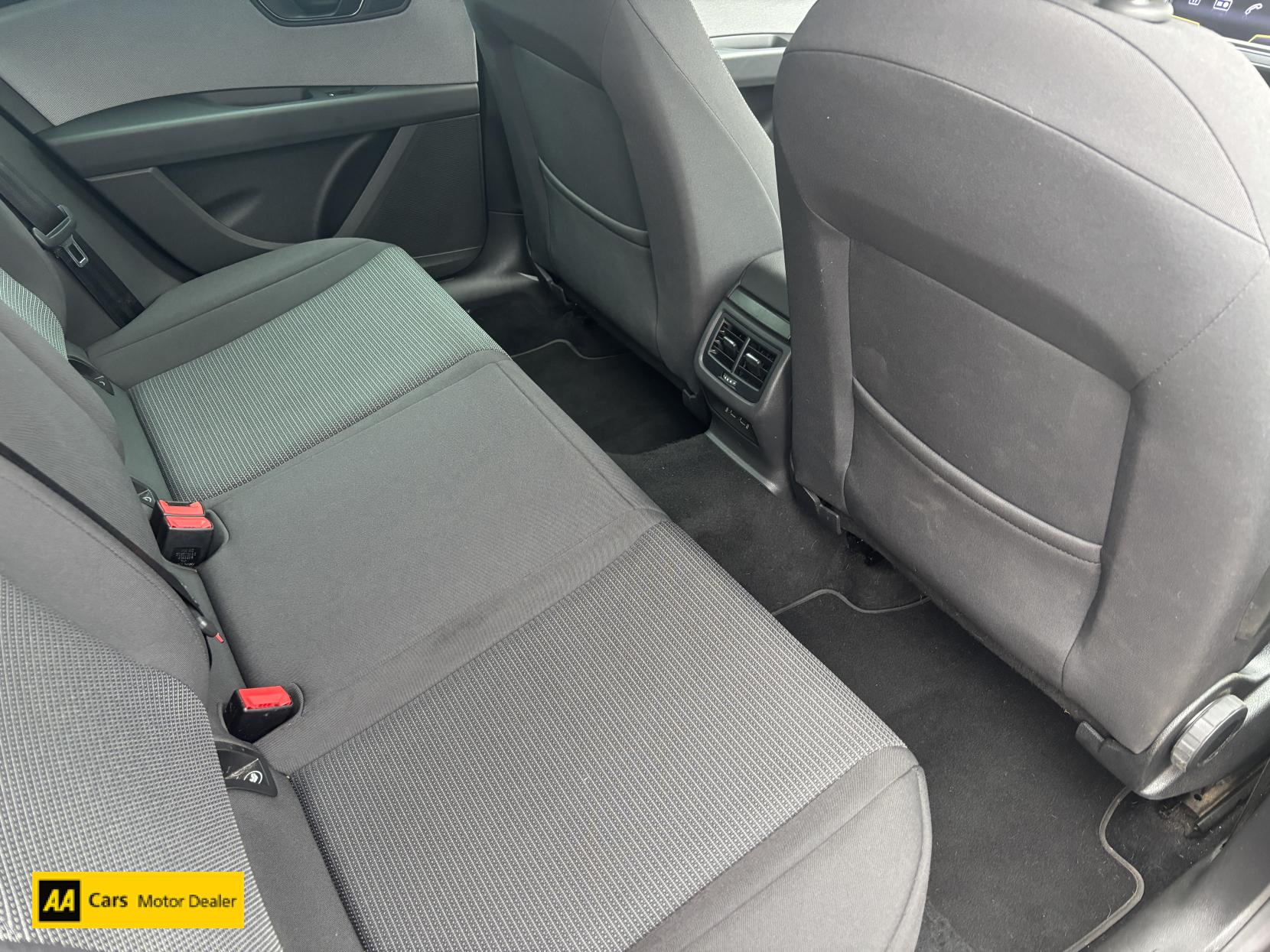 SEAT Leon 1.2 TSI SE Dynamic Technology Hatchback 5dr Petrol Manual Euro 6 (s/s) (110 ps)