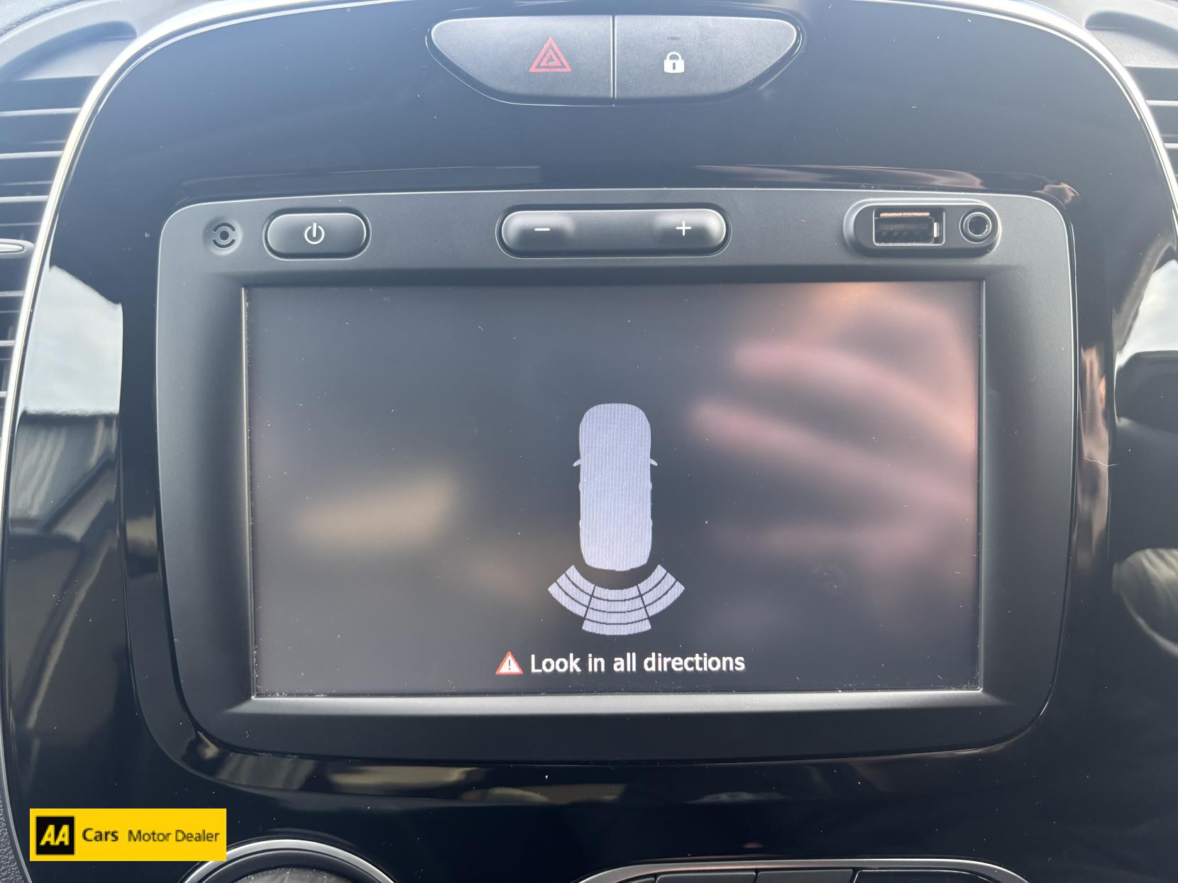 Renault Captur 0.9 TCe ENERGY Iconic SUV 5dr Petrol Manual Euro 6 (s/s) (90 ps)