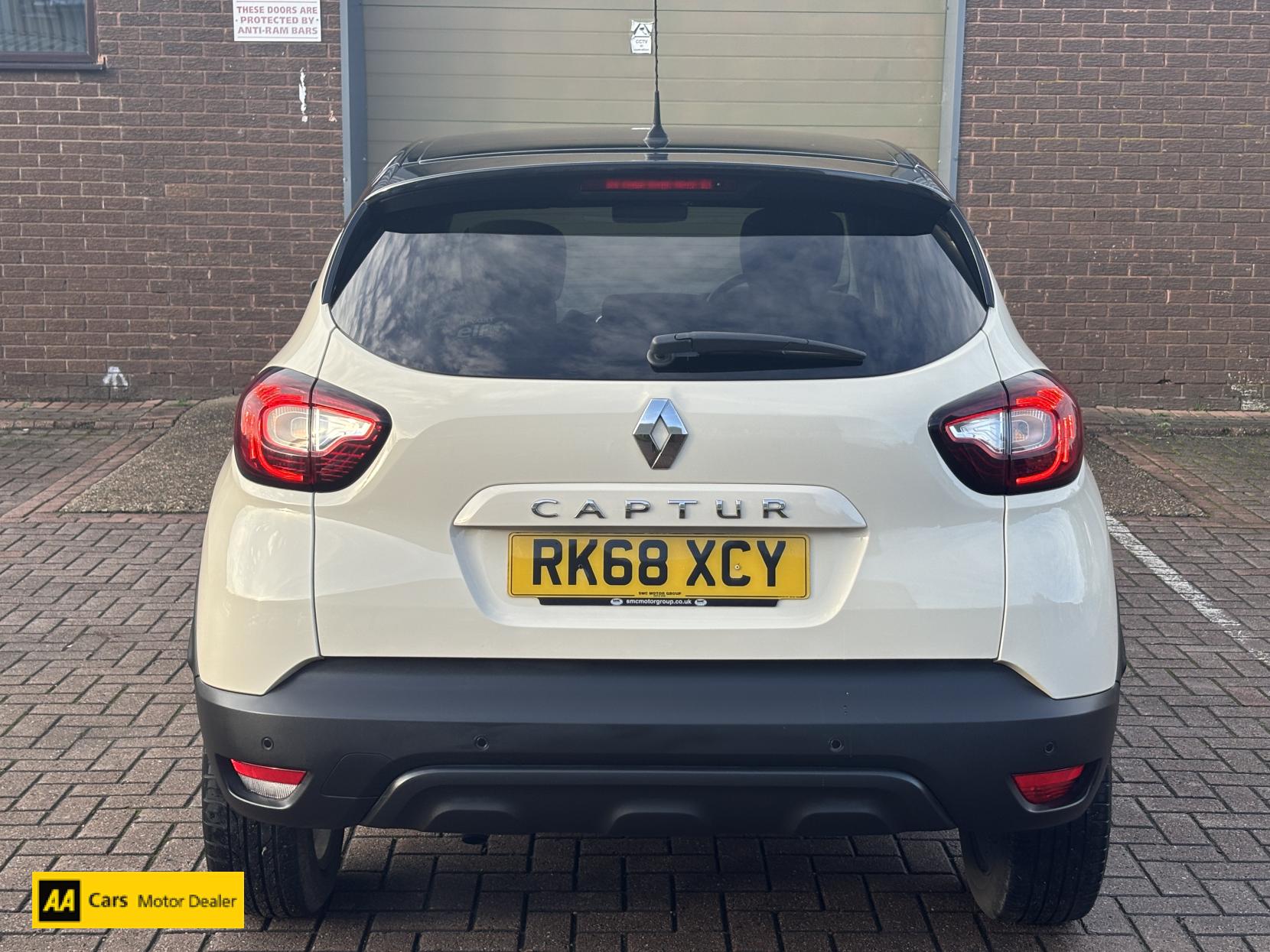 Renault Captur 0.9 TCe ENERGY Iconic SUV 5dr Petrol Manual Euro 6 (s/s) (90 ps)