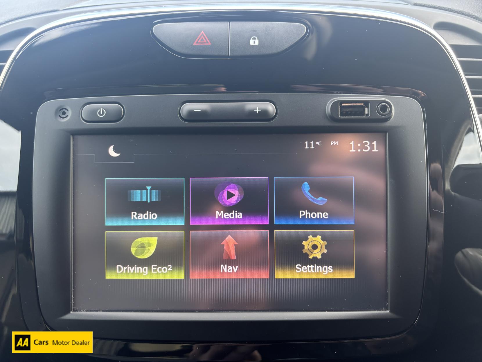 Renault Captur 0.9 TCe ENERGY Iconic SUV 5dr Petrol Manual Euro 6 (s/s) (90 ps)