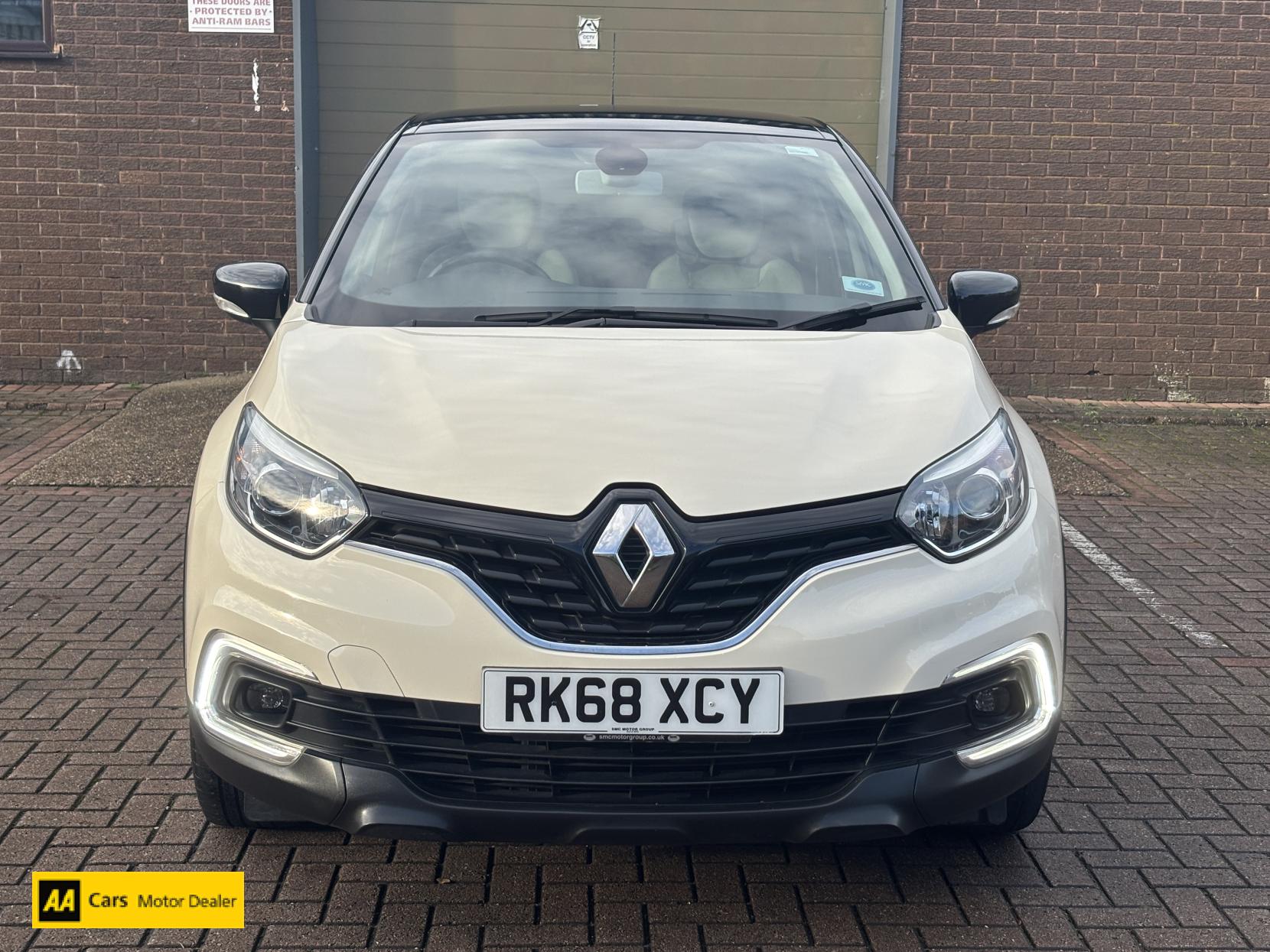 Renault Captur 0.9 TCe ENERGY Iconic SUV 5dr Petrol Manual Euro 6 (s/s) (90 ps)