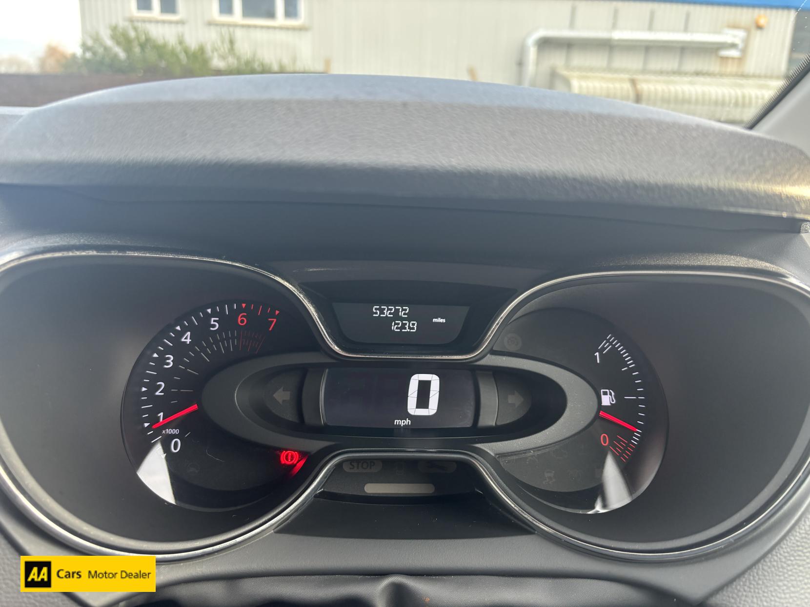 Renault Captur 0.9 TCe ENERGY Iconic SUV 5dr Petrol Manual Euro 6 (s/s) (90 ps)