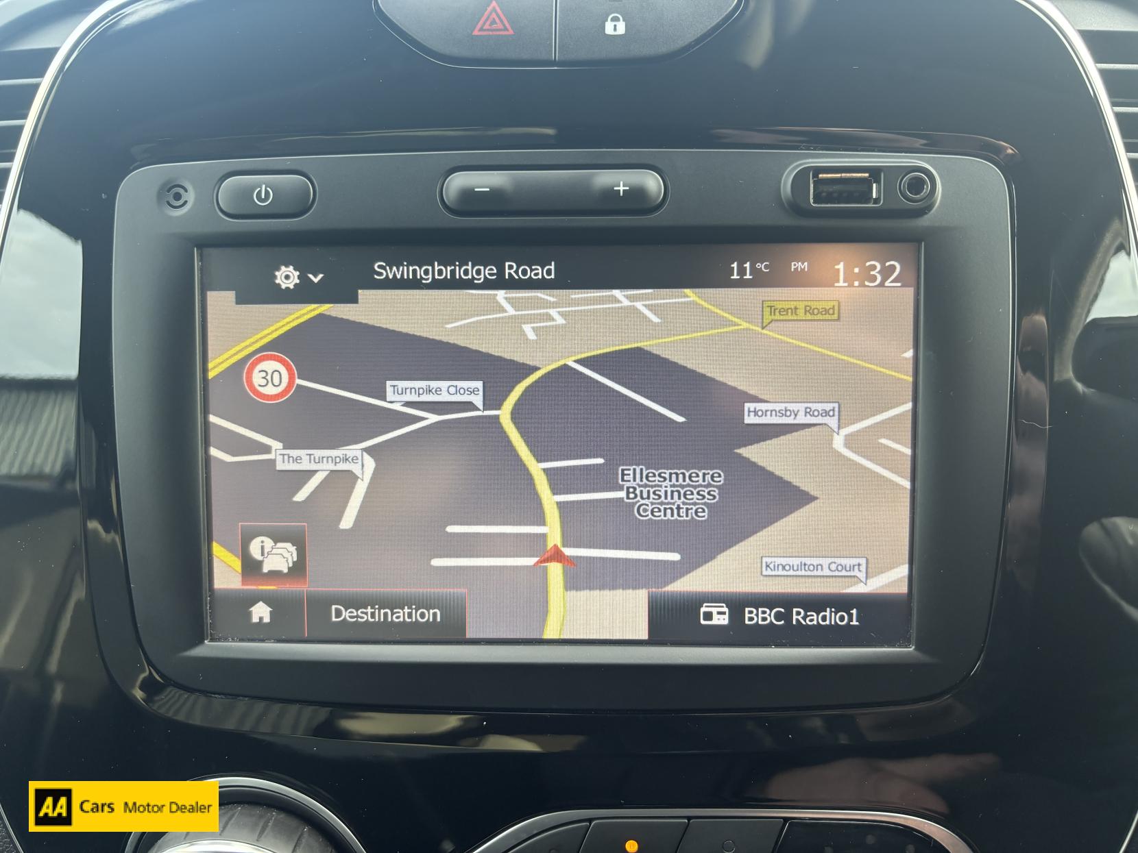 Renault Captur 0.9 TCe ENERGY Iconic SUV 5dr Petrol Manual Euro 6 (s/s) (90 ps)