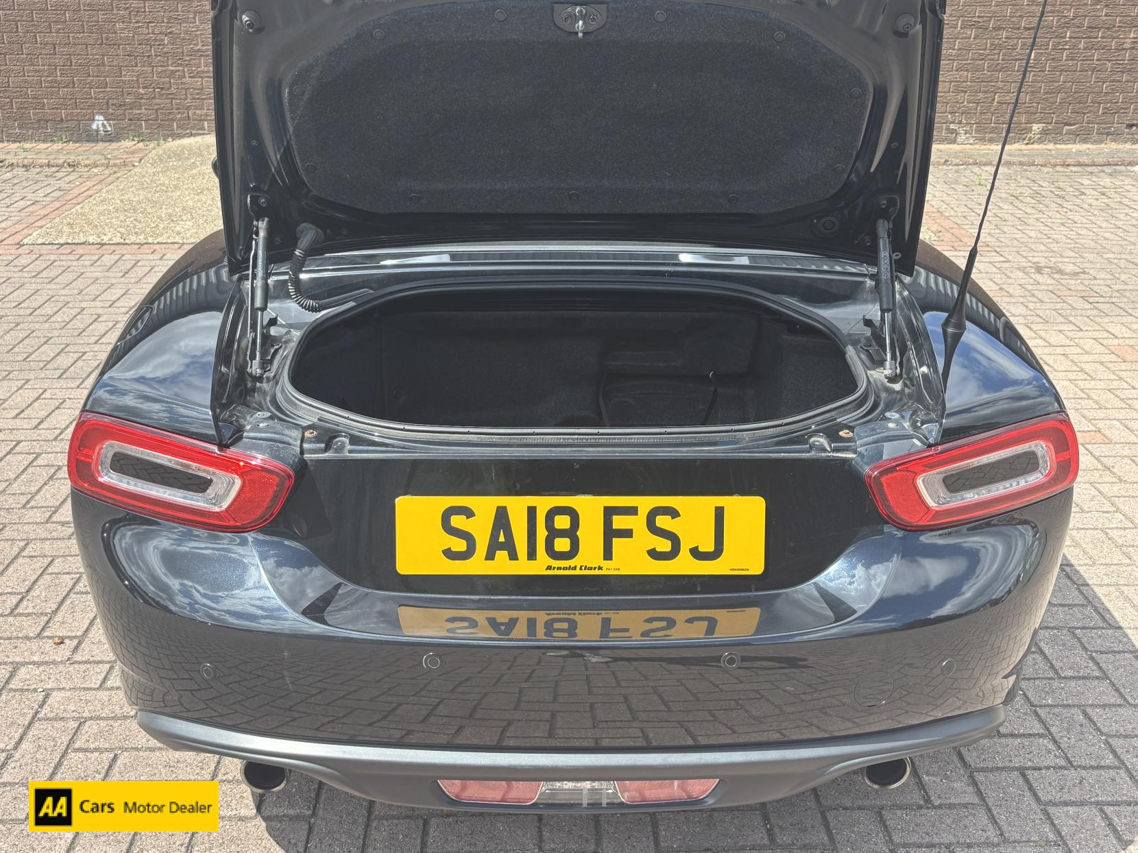 Fiat 124 Spider 1.4 MultiAir Lusso Convertible 2dr Petrol Euro 6 (140 ps)