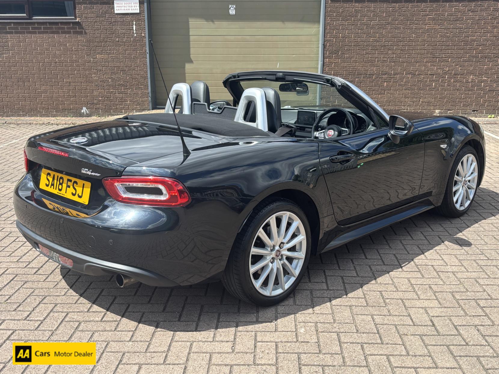 Fiat 124 Spider 1.4 MultiAir Lusso Convertible 2dr Petrol Euro 6 (140 ps)