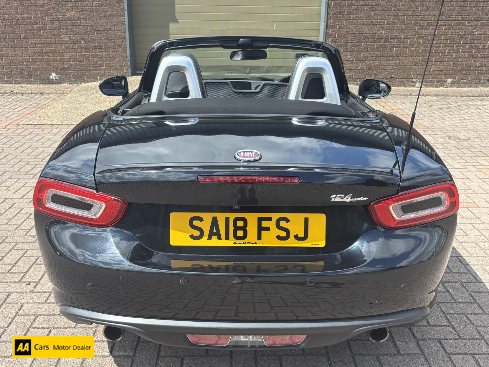 Fiat 124 Spider 1.4 MultiAir Lusso Convertible 2dr Petrol Euro 6 (140 ps)