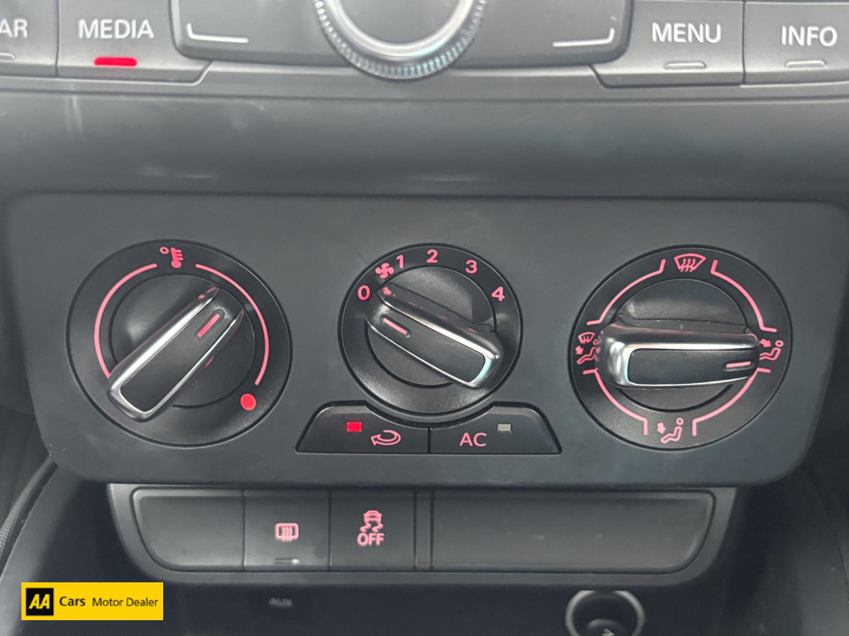 Audi A1 1.4 TFSI S line Sportback 5dr Petrol S Tronic Euro 5 (s/s) (122 ps)