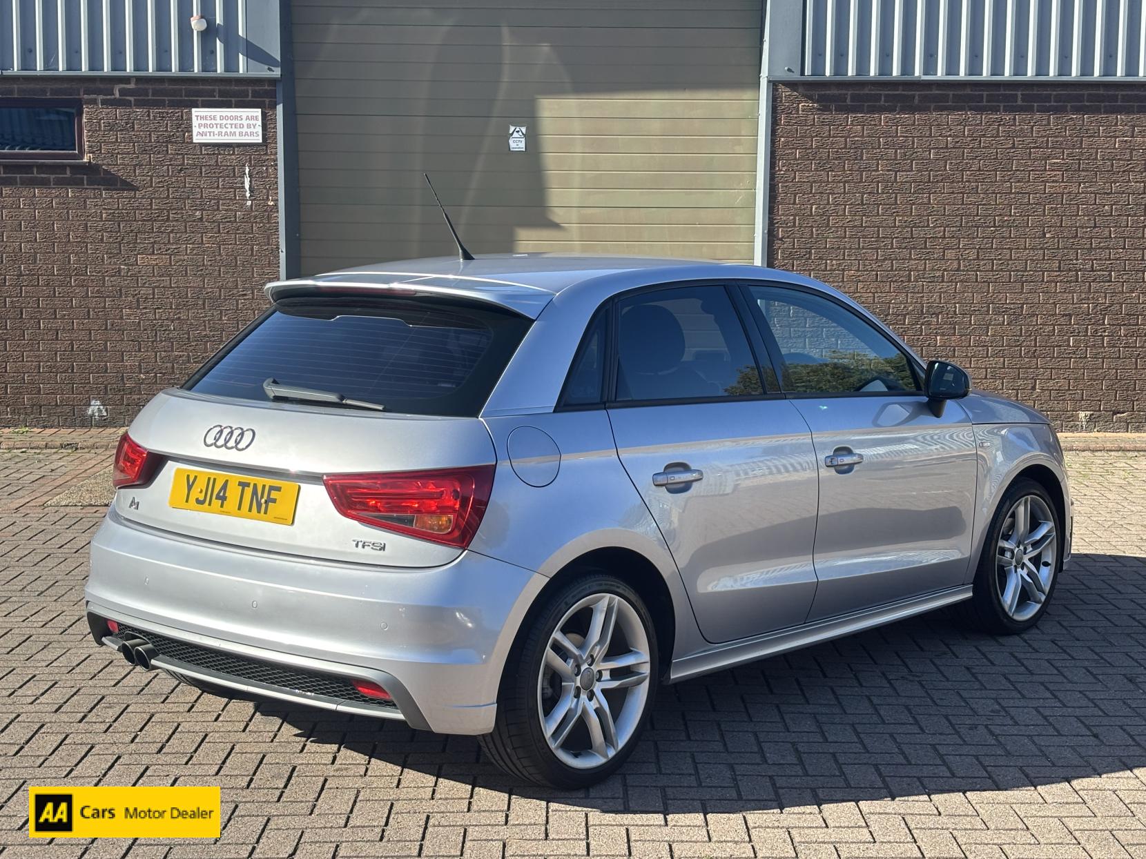 Audi A1 1.4 TFSI S line Sportback 5dr Petrol S Tronic Euro 5 (s/s) (122 ps)
