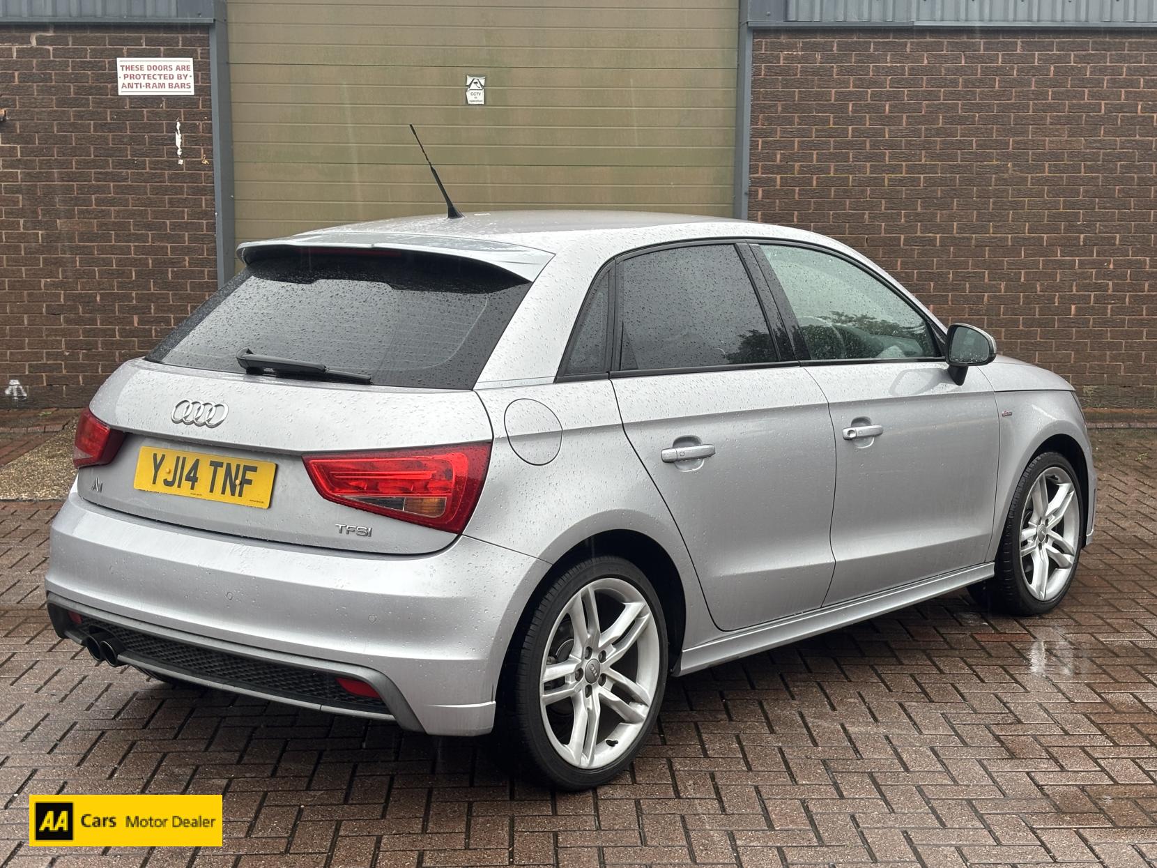 Audi A1 1.4 TFSI S line Sportback 5dr Petrol S Tronic Euro 5 (s/s) (122 ps)
