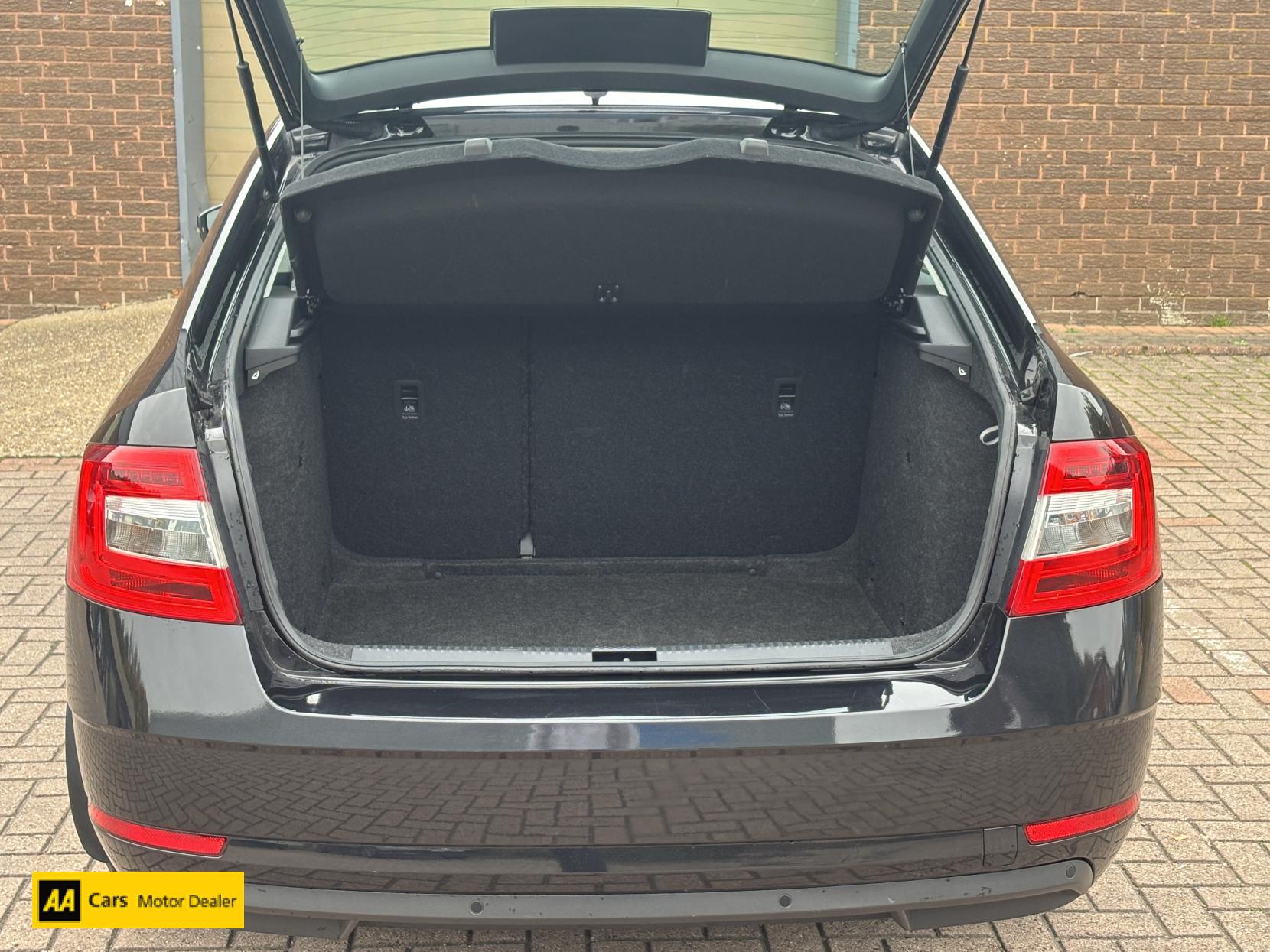 Skoda Octavia 1.5 TSI ACT SE Drive Hatchback 5dr Petrol DSG Euro 6 (s/s) (150 ps)
