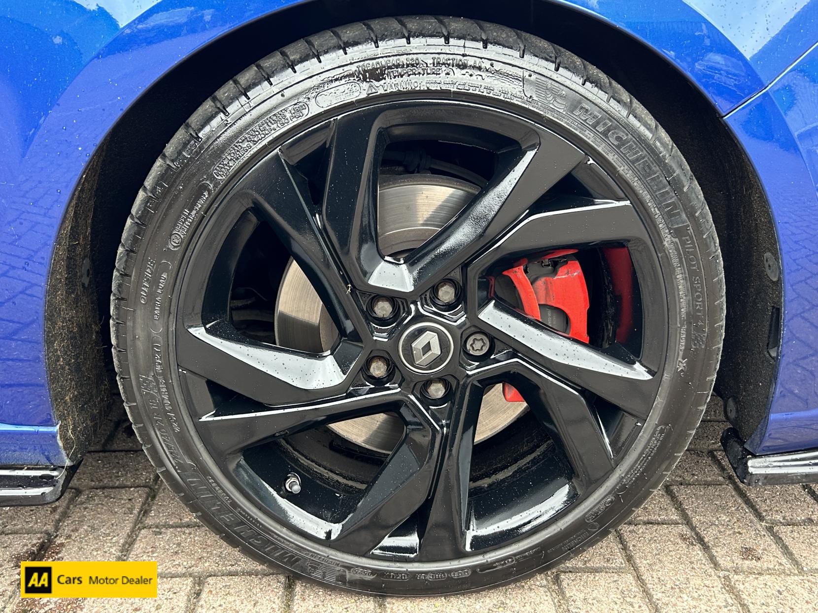 Renault Megane 1.6 TCe GT Nav Hatchback 5dr Petrol EDC Euro 6 (s/s) (205 ps)