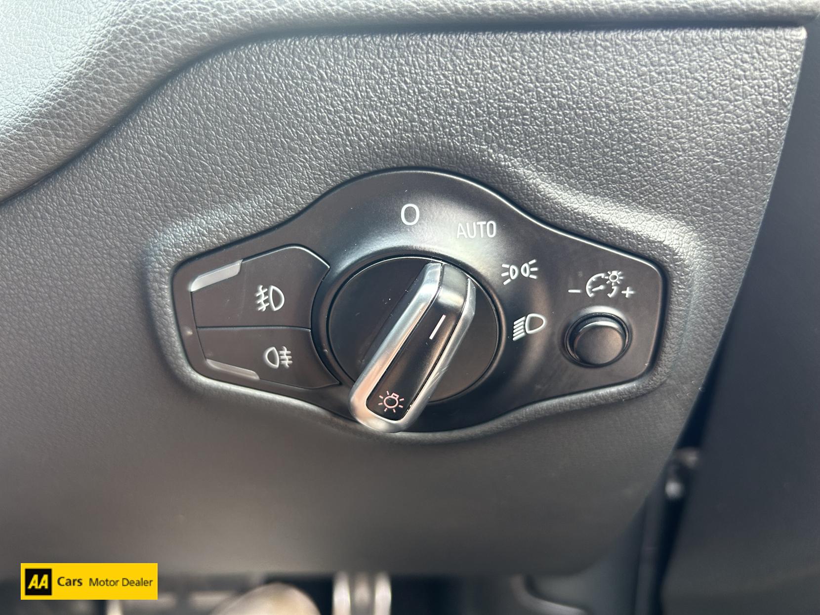 Audi SQ5 3.0 BiTDI V6 SUV 5dr Diesel Tiptronic quattro Euro 5 (s/s) (313 ps)
