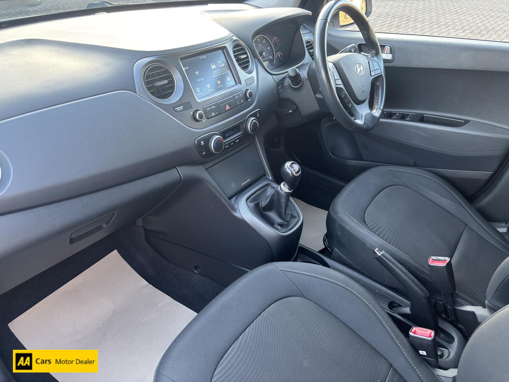 Hyundai i10 1.0 Premium Hatchback 5dr Petrol Manual Euro 6 (67 ps)