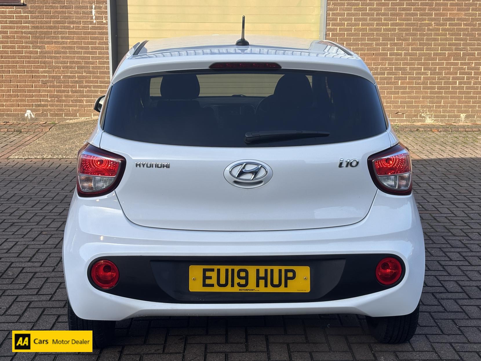 Hyundai i10 1.0 Premium Hatchback 5dr Petrol Manual Euro 6 (67 ps)