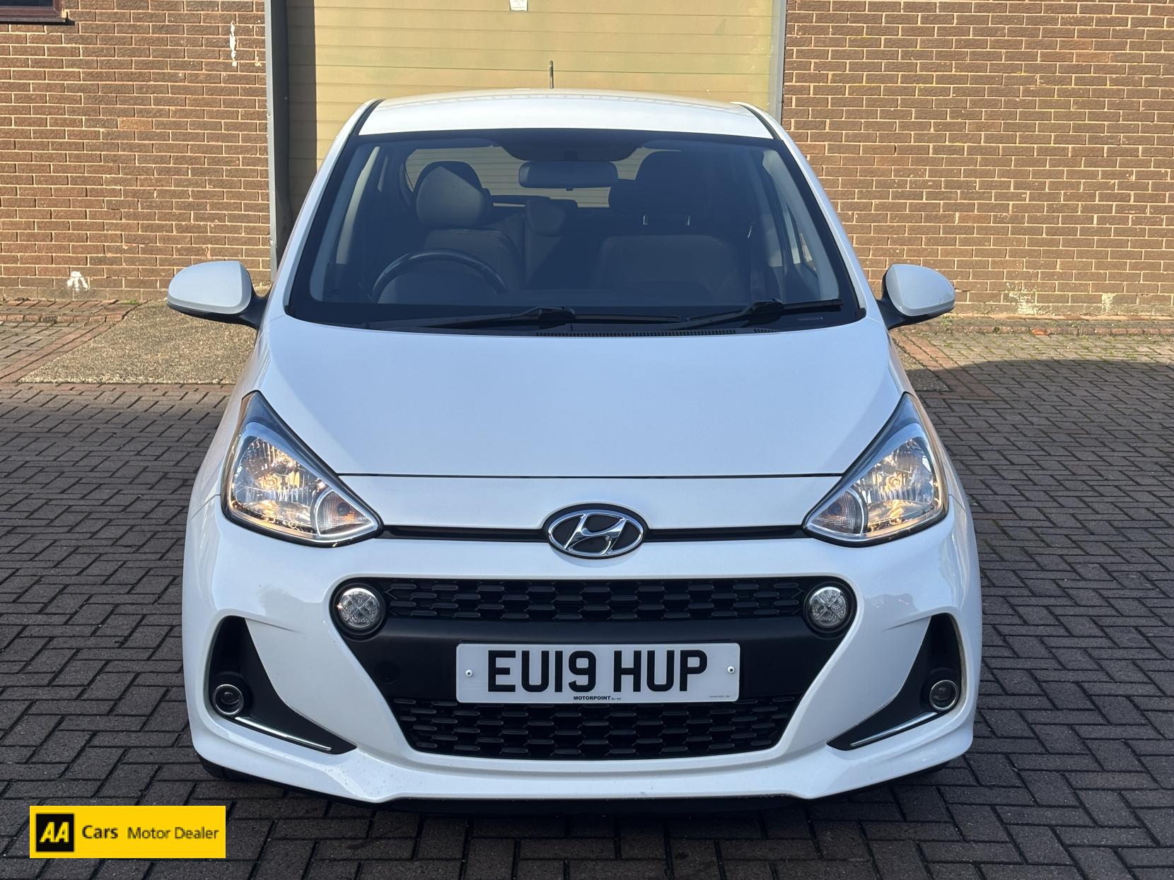 Hyundai i10 1.0 Premium Hatchback 5dr Petrol Manual Euro 6 (67 ps)