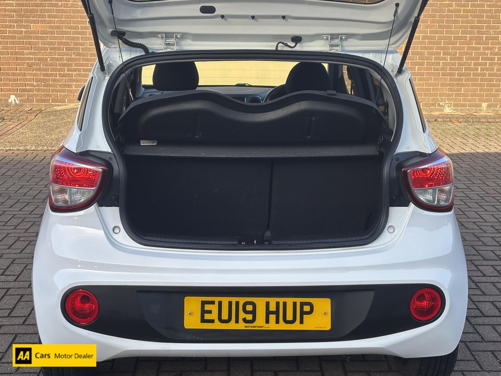 Hyundai i10 1.0 Premium Hatchback 5dr Petrol Manual Euro 6 (67 ps)