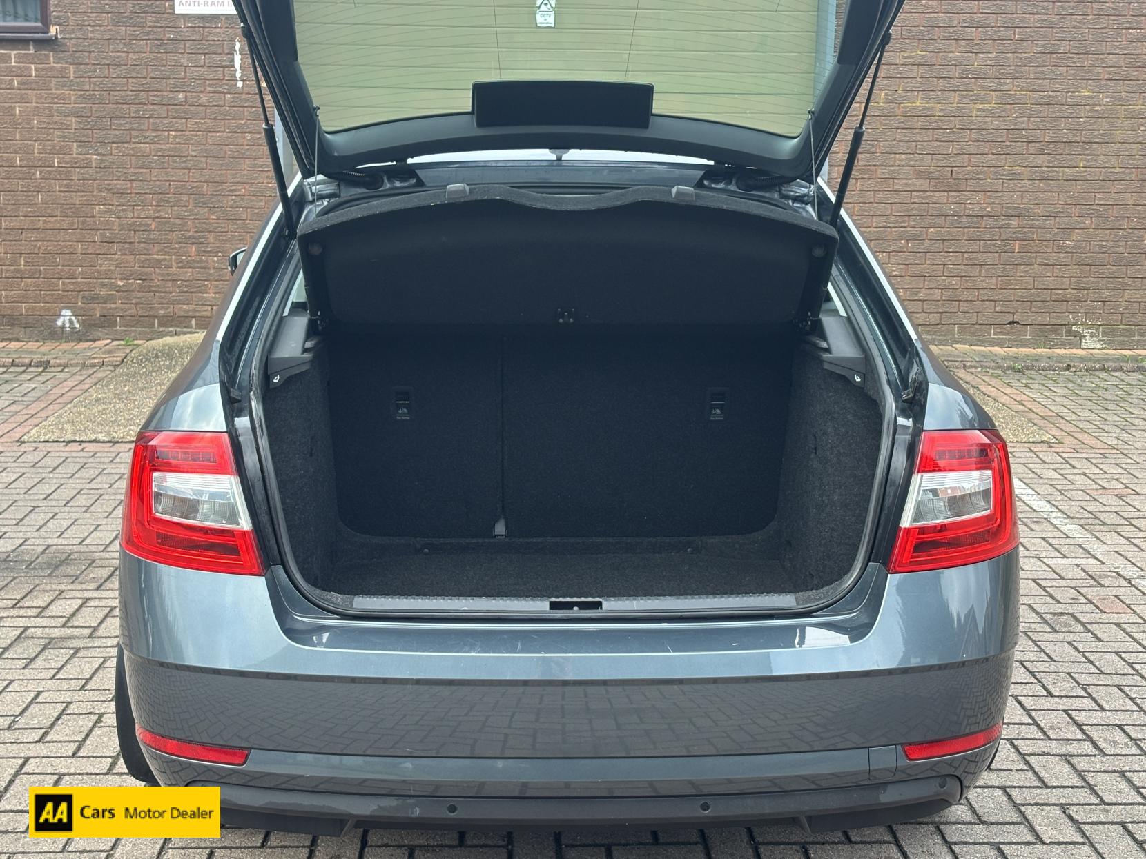 Skoda Octavia 1.5 TSI ACT SE Drive Hatchback 5dr Petrol DSG Euro 6 (s/s) (150 ps)