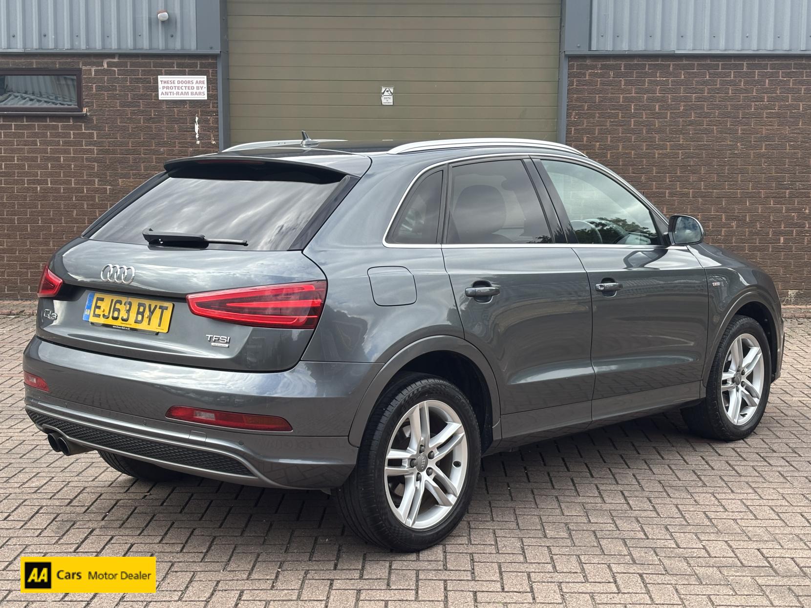 Audi Q3 2.0 TFSI S line SUV 5dr Petrol Manual quattro Euro 5 (s/s) (170 ps)