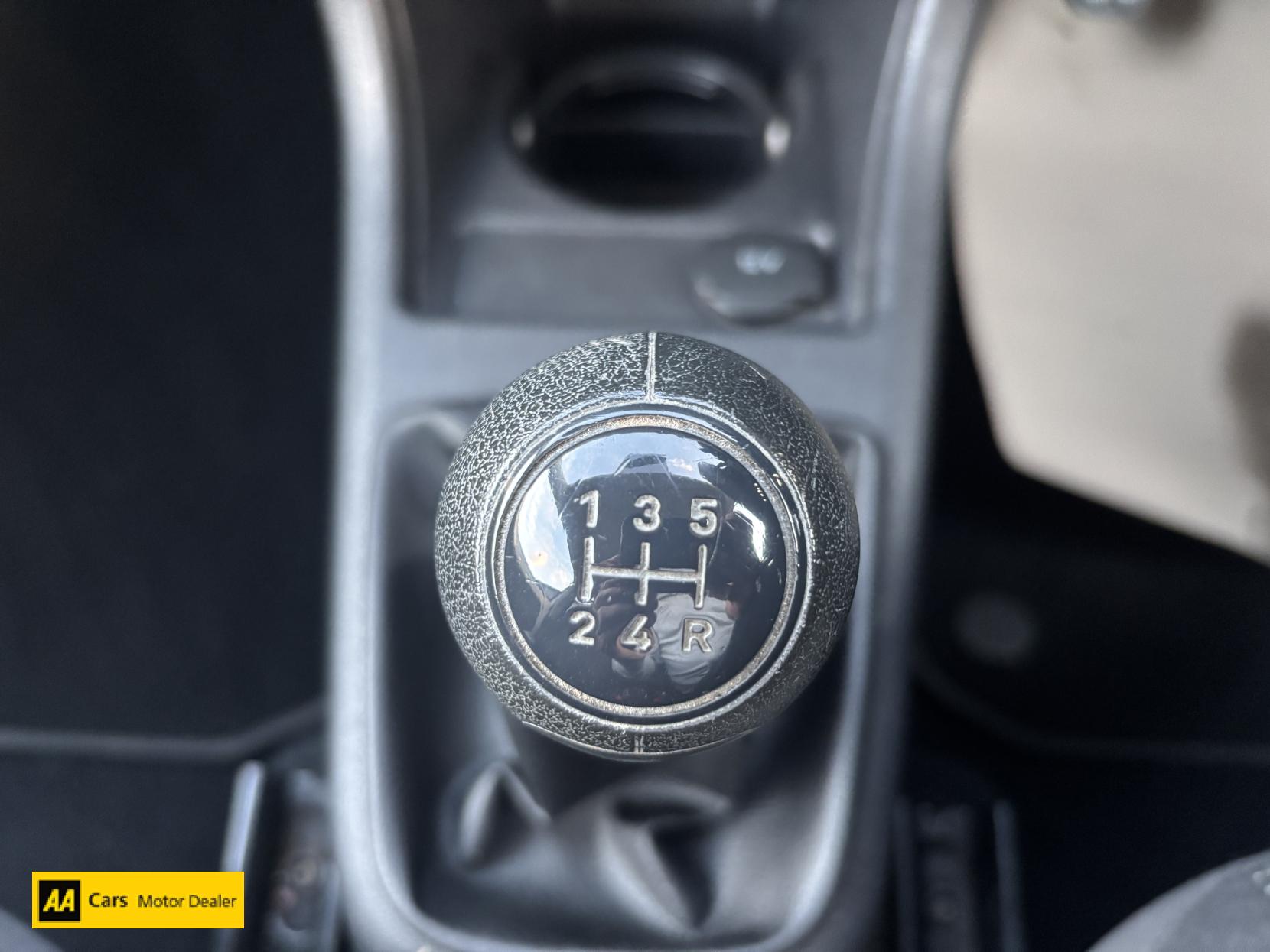 SEAT Mii 1.0 12v S Hatchback 3dr Petrol Manual Euro 5 (60 ps)