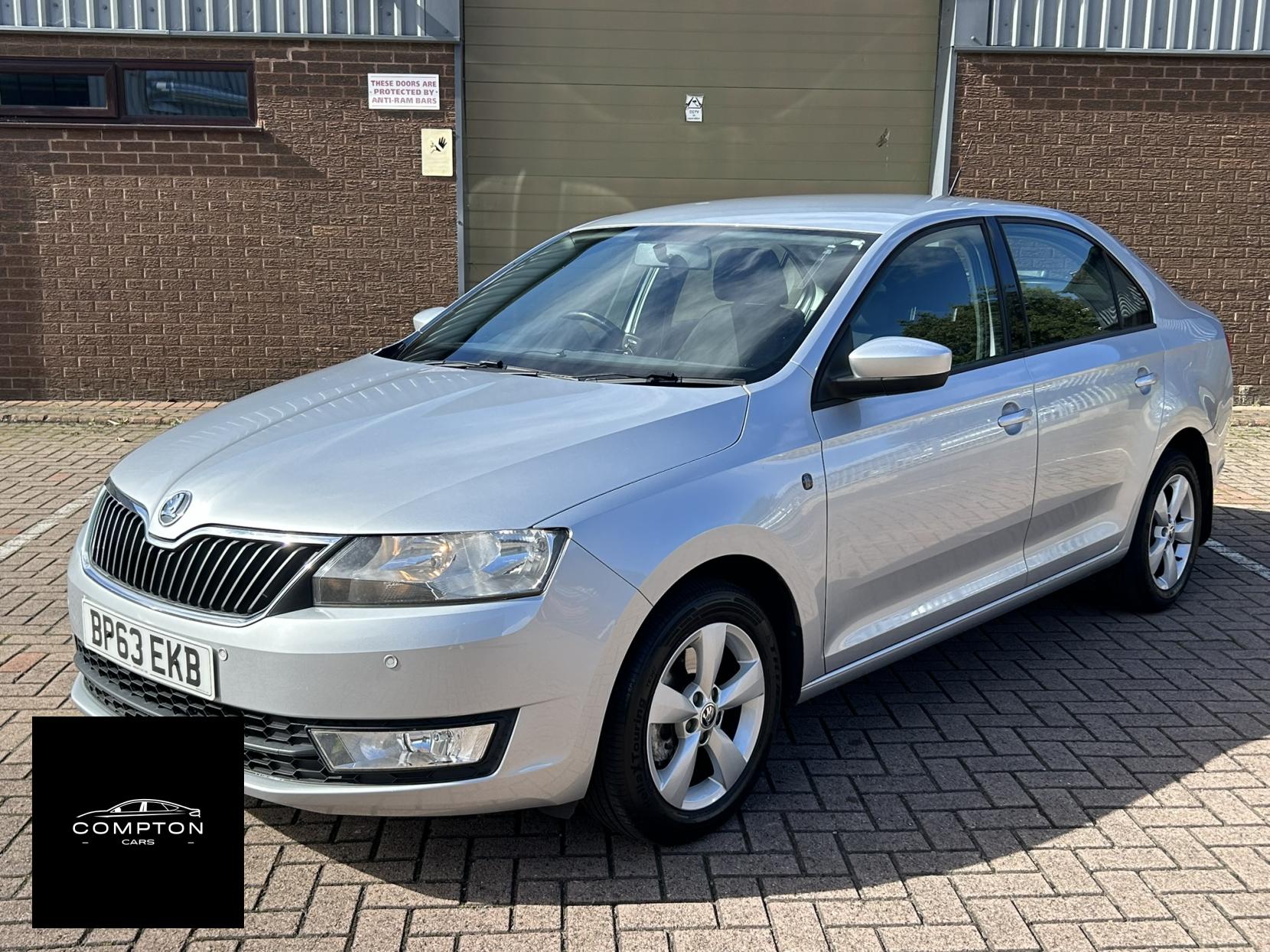 Skoda Rapid 1.2 TSI SE Hatchback 5dr Petrol Manual Euro 5 (105 ps)