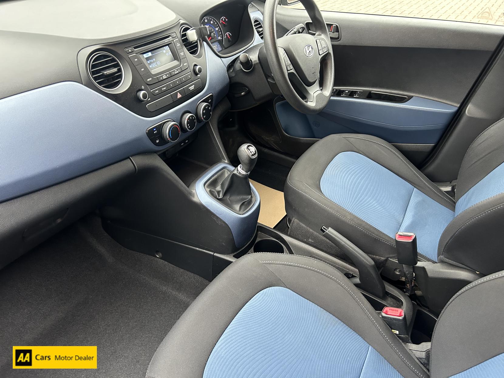 Hyundai i10 1.2 SE Hatchback 5dr Petrol Manual Euro 5 (87 ps)