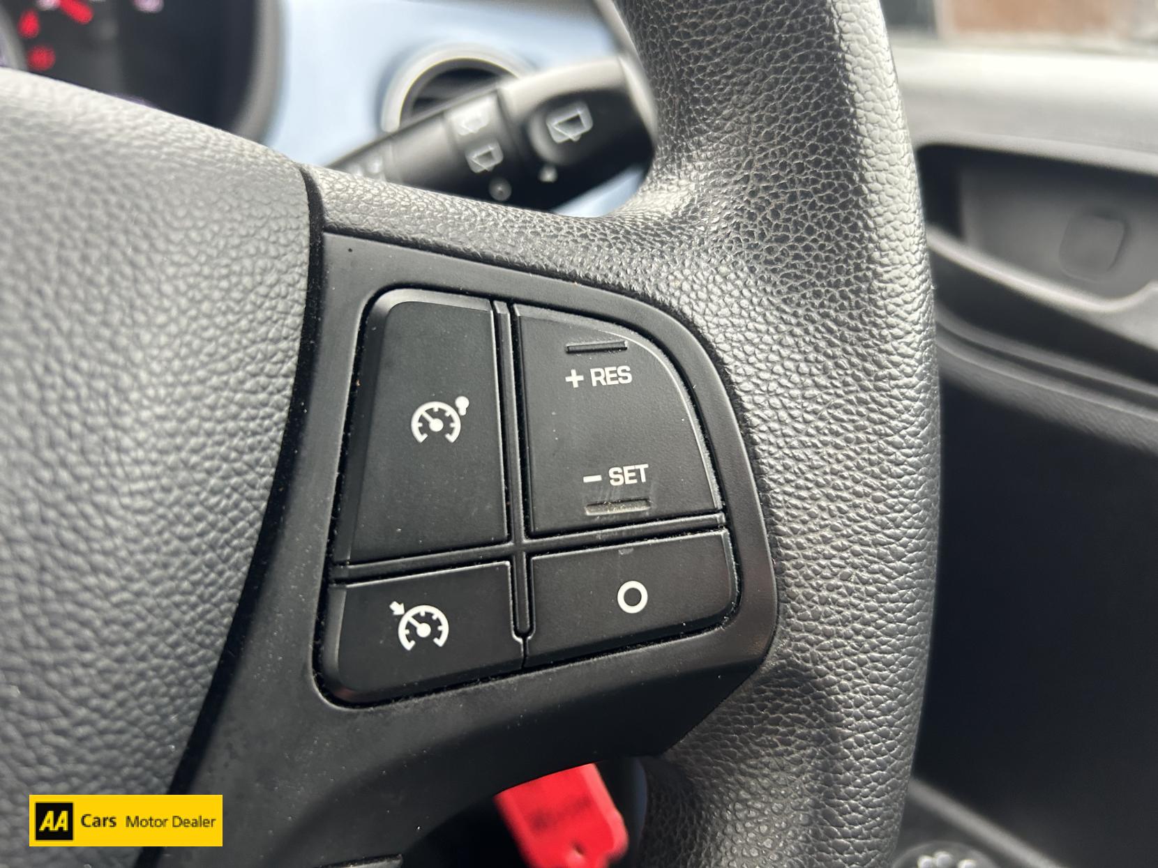 Hyundai i10 1.2 SE Hatchback 5dr Petrol Manual Euro 5 (87 ps)