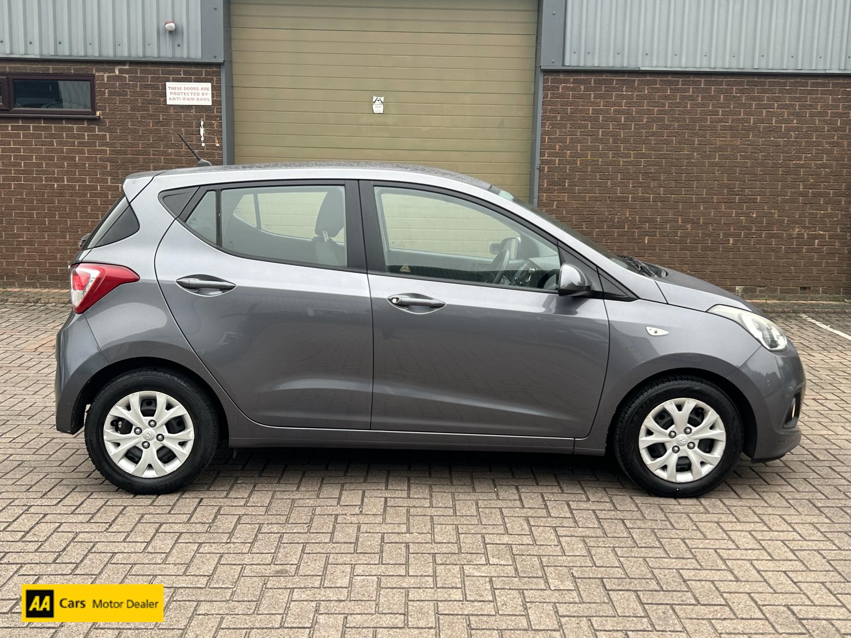 Hyundai i10 1.2 SE Hatchback 5dr Petrol Manual Euro 5 (87 ps)