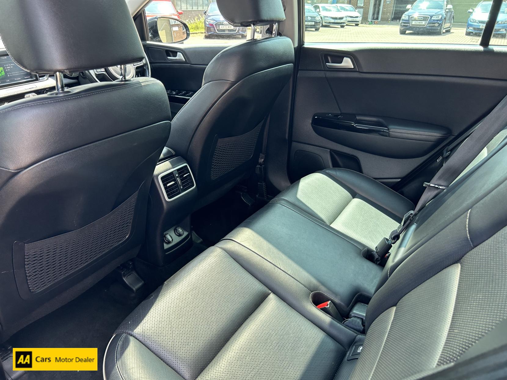 Kia Sportage 2.0 CRDi KX-4 SUV 5dr Diesel Manual AWD Euro 6 (182 bhp)